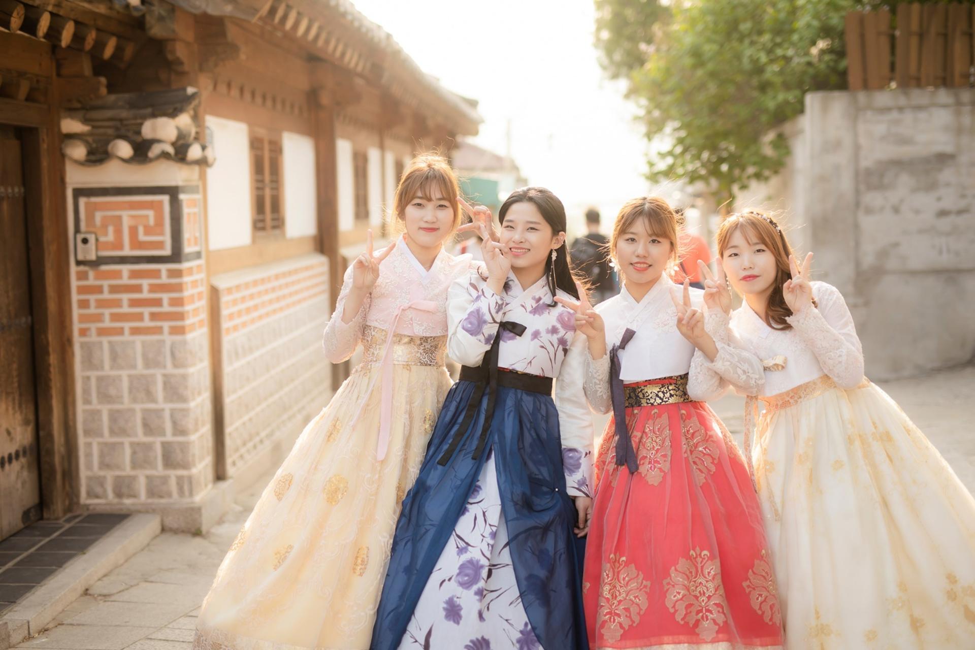 [Oneday Hanbok] Seoul Gyeongbokgung Hanbok Rental Experience - Thumbnail 8