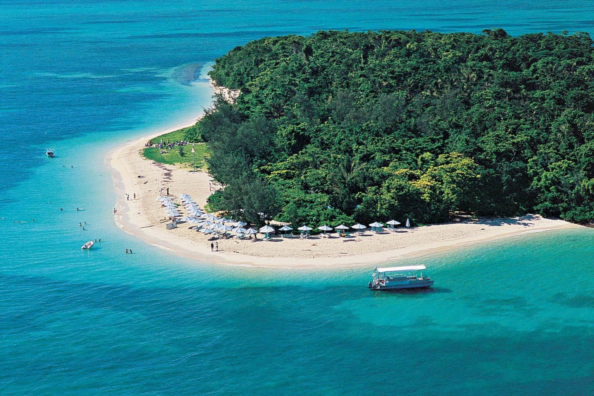 Half Day Green Island Reef Cruise from Cairns