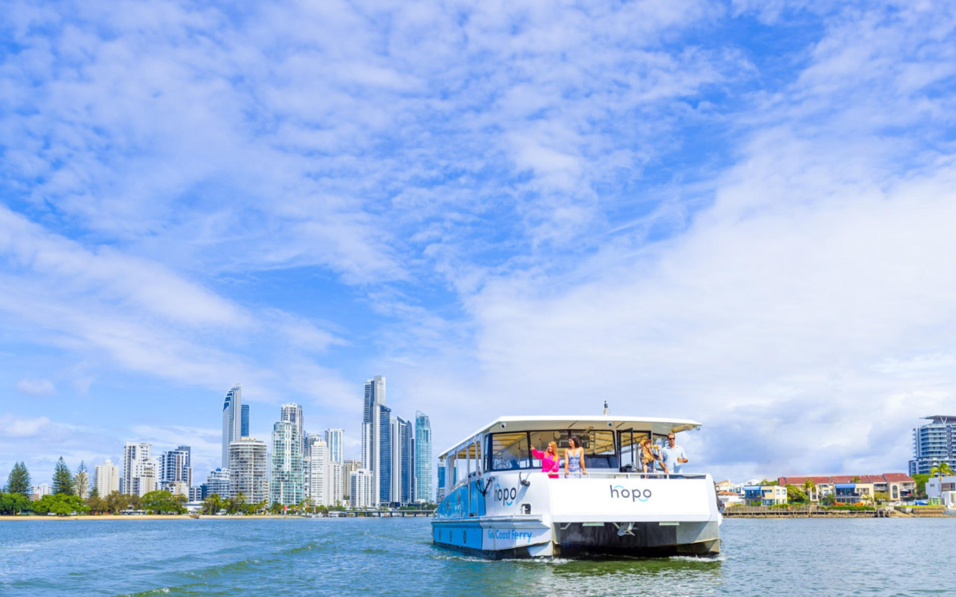 Gold Coast Cruise by Hopo with Sea World Ticket - Image 1