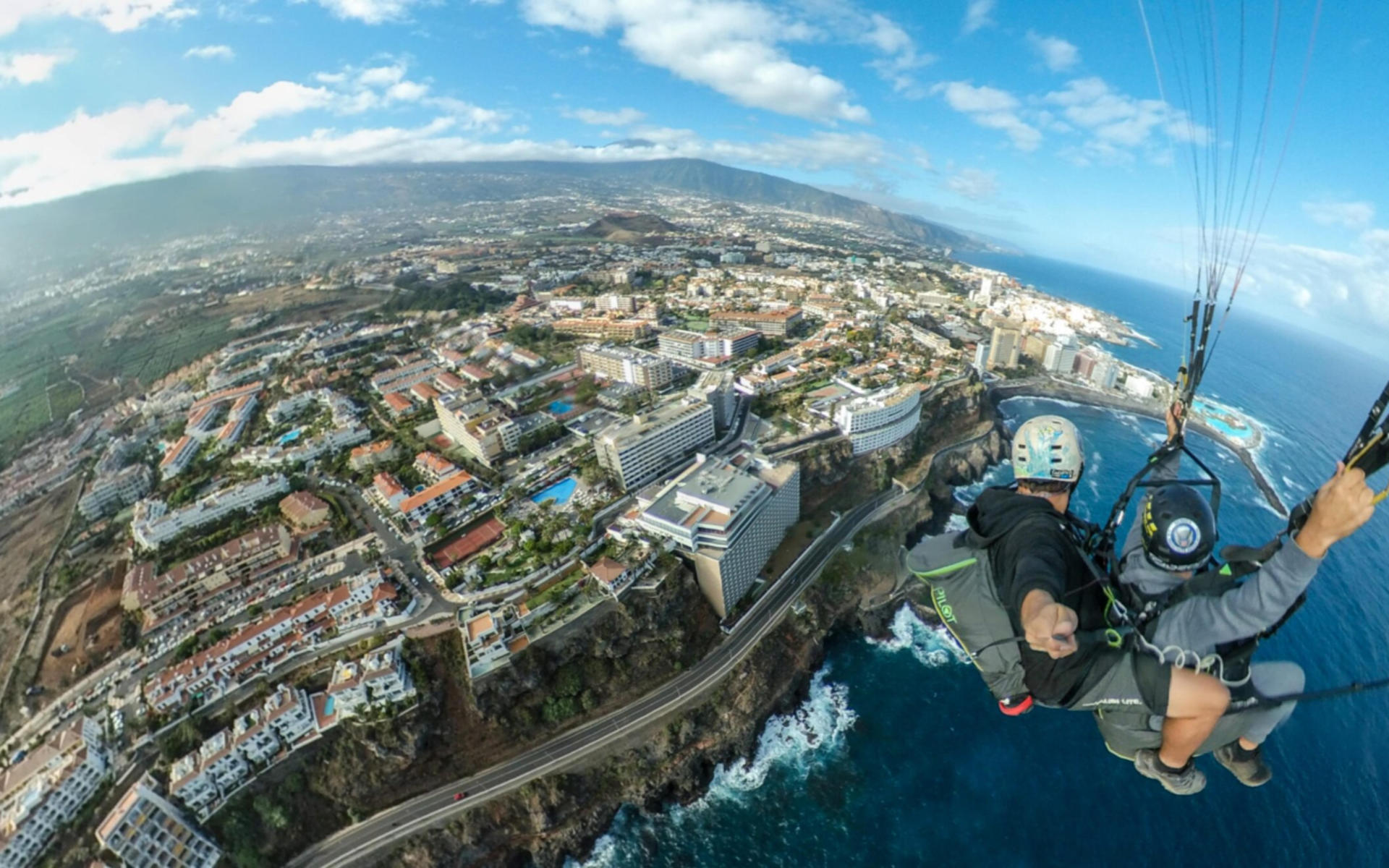 Paragliding Experience from Teide to Puerto de la Cruz - Thumbnail 4