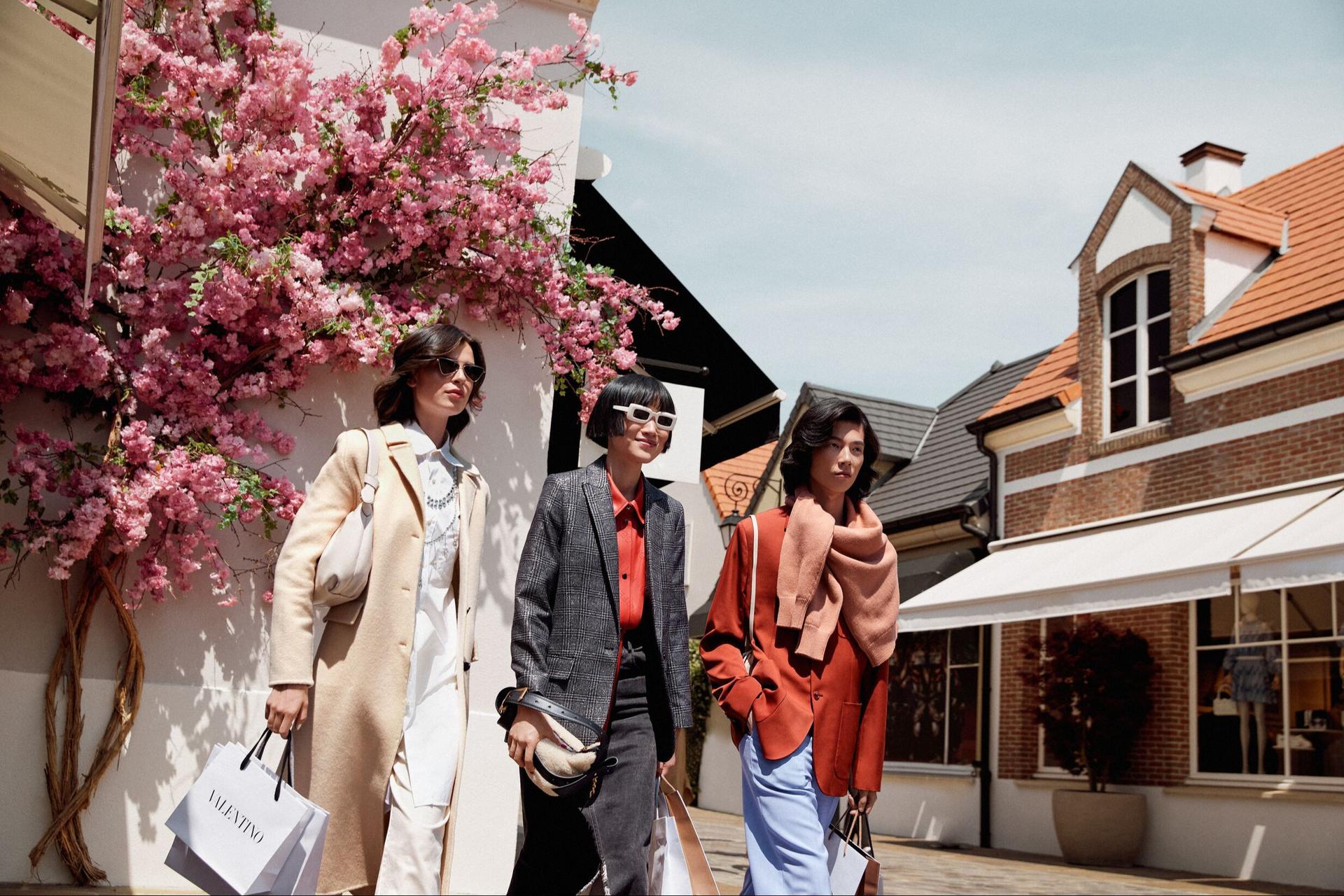 La Vallee Village Shopping Express from Paris - Thumbnail 5