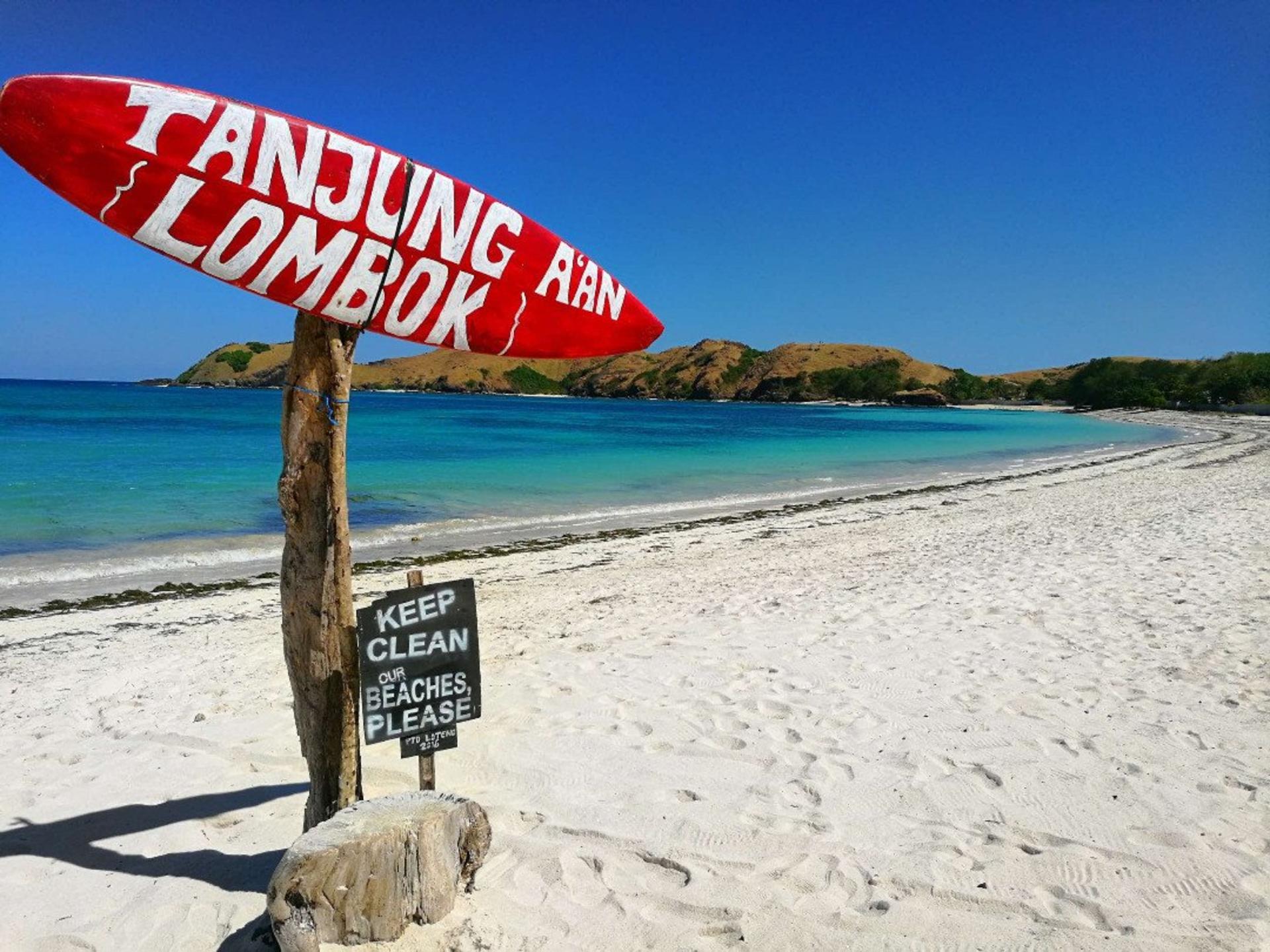 Fullday Sade Village, Banyumulek Village & South Lombok Beaches tour - Thumbnail 4