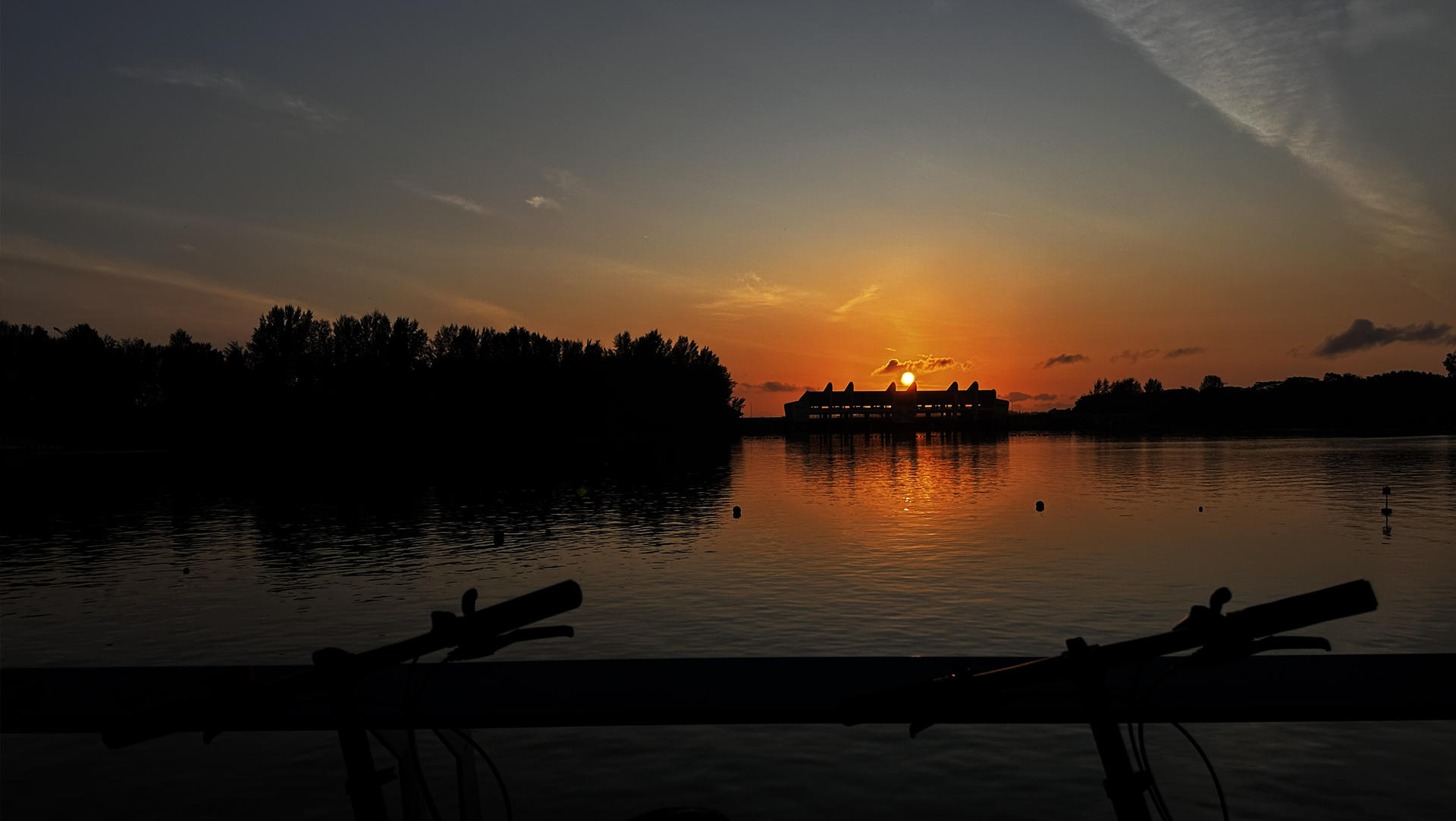 Singapore Sunrise Cycling Tour (Hidden Nature + Local Breakfast) - Thumbnail 4