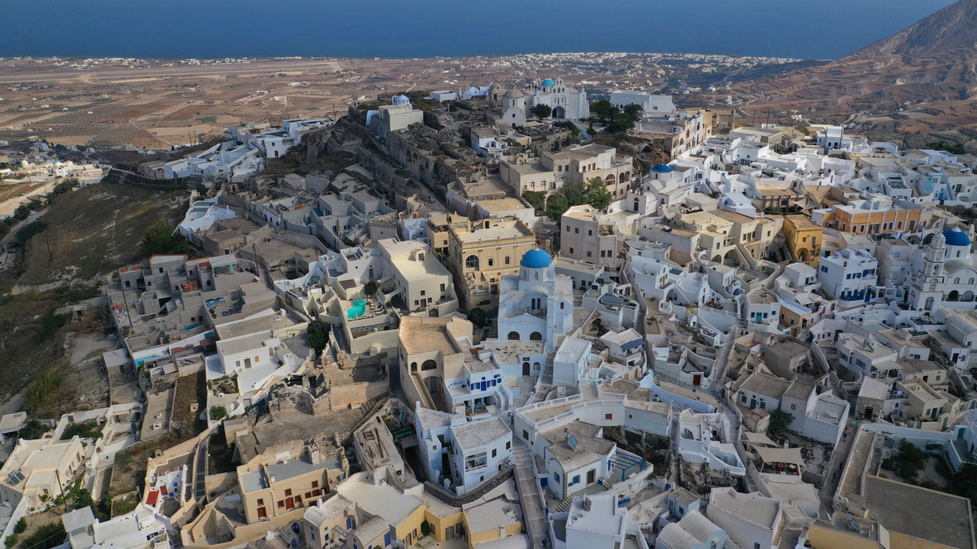 Sightseeing in Santorini - Thumbnail 9