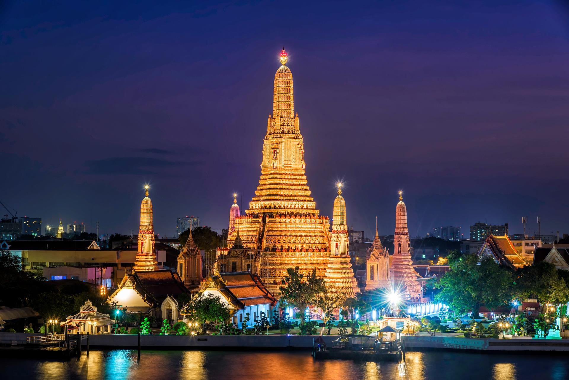 Bangkok Night Tour: Wat Arun, Wat Pho, Chinatown & Tuk Tuk Thrills - Image 1