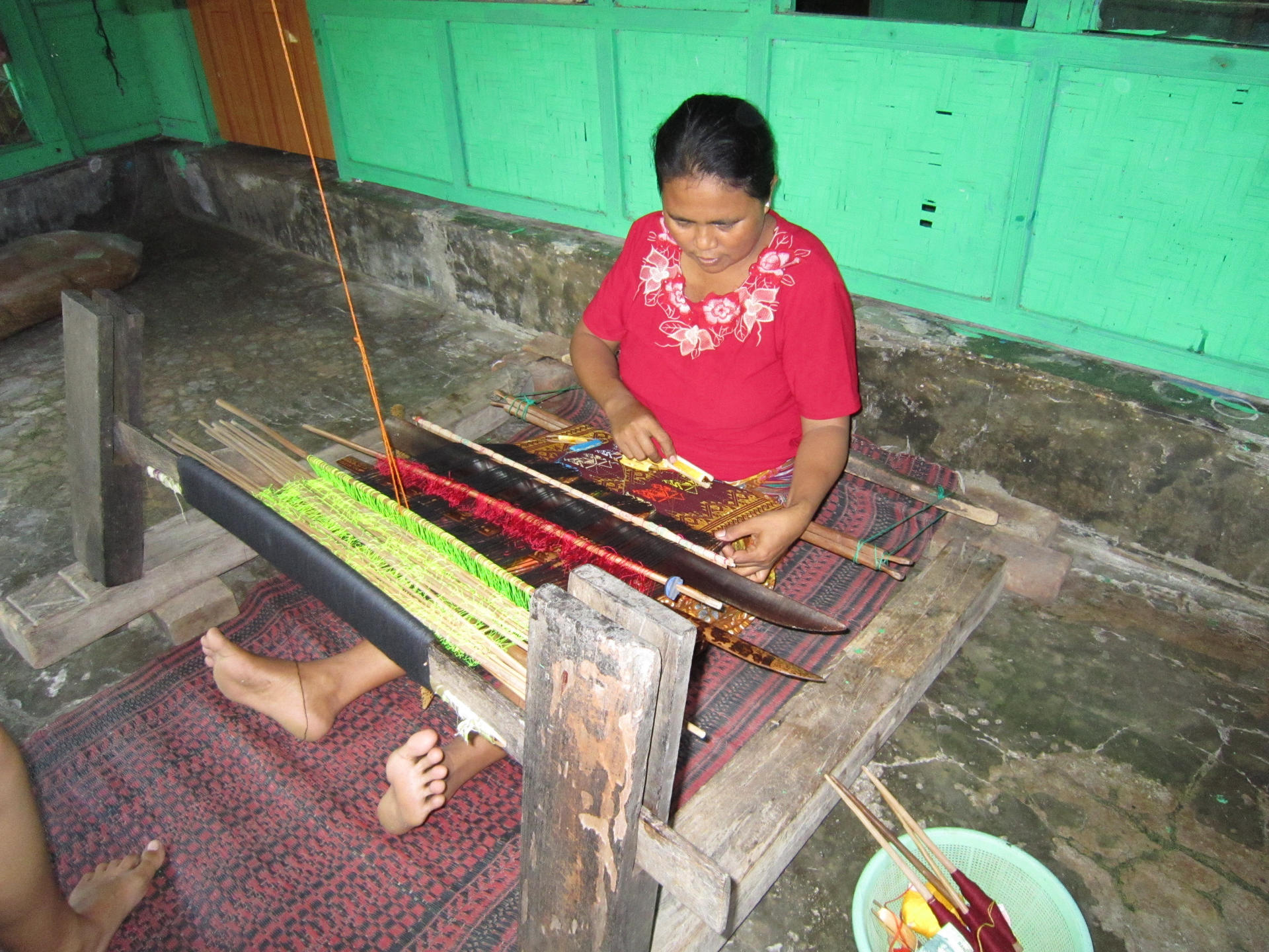 Lombok Waterfalls & Weaving Village Full-Day Tour - Thumbnail 11