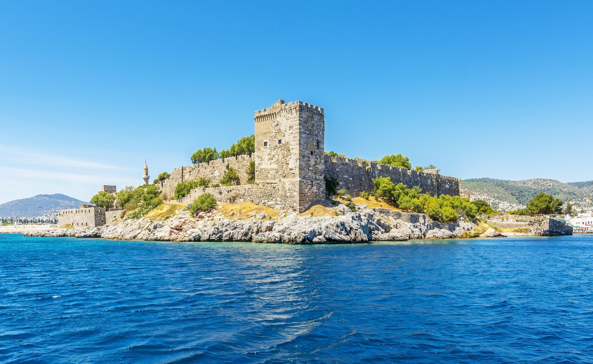 Bodrum: Orak Island, German Bay & Red Bay Boat Tour w/ Lunch - Thumbnail 2