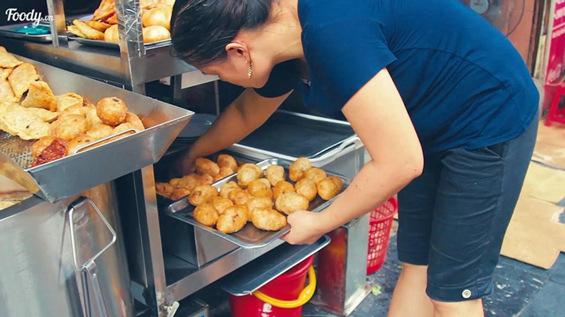 Hanoi Street Food Walking Tour with Cyclo Ride - Thumbnail 14