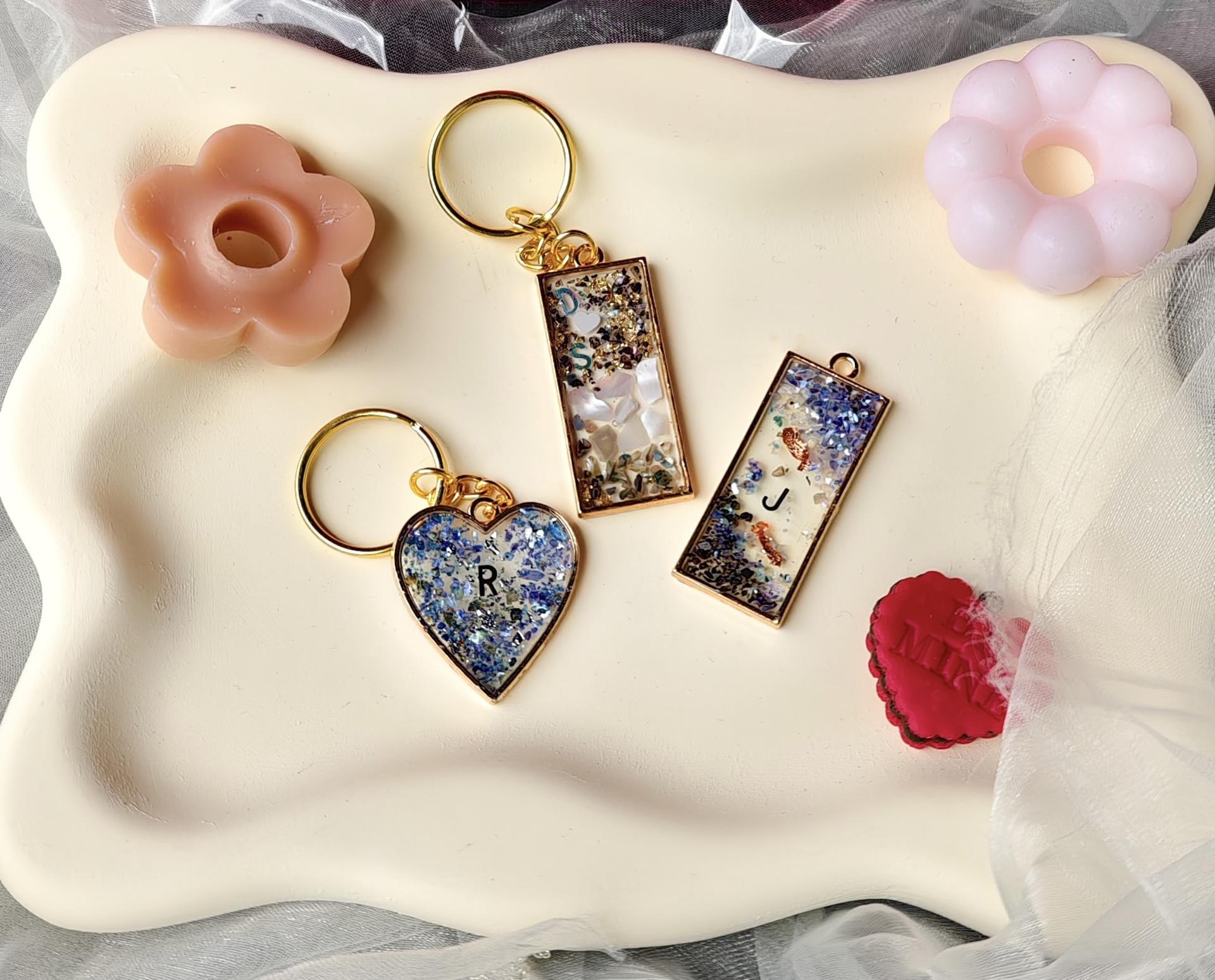 UV Resin Accessories Workshop Experience by Hands On Klay - Thumbnail 5