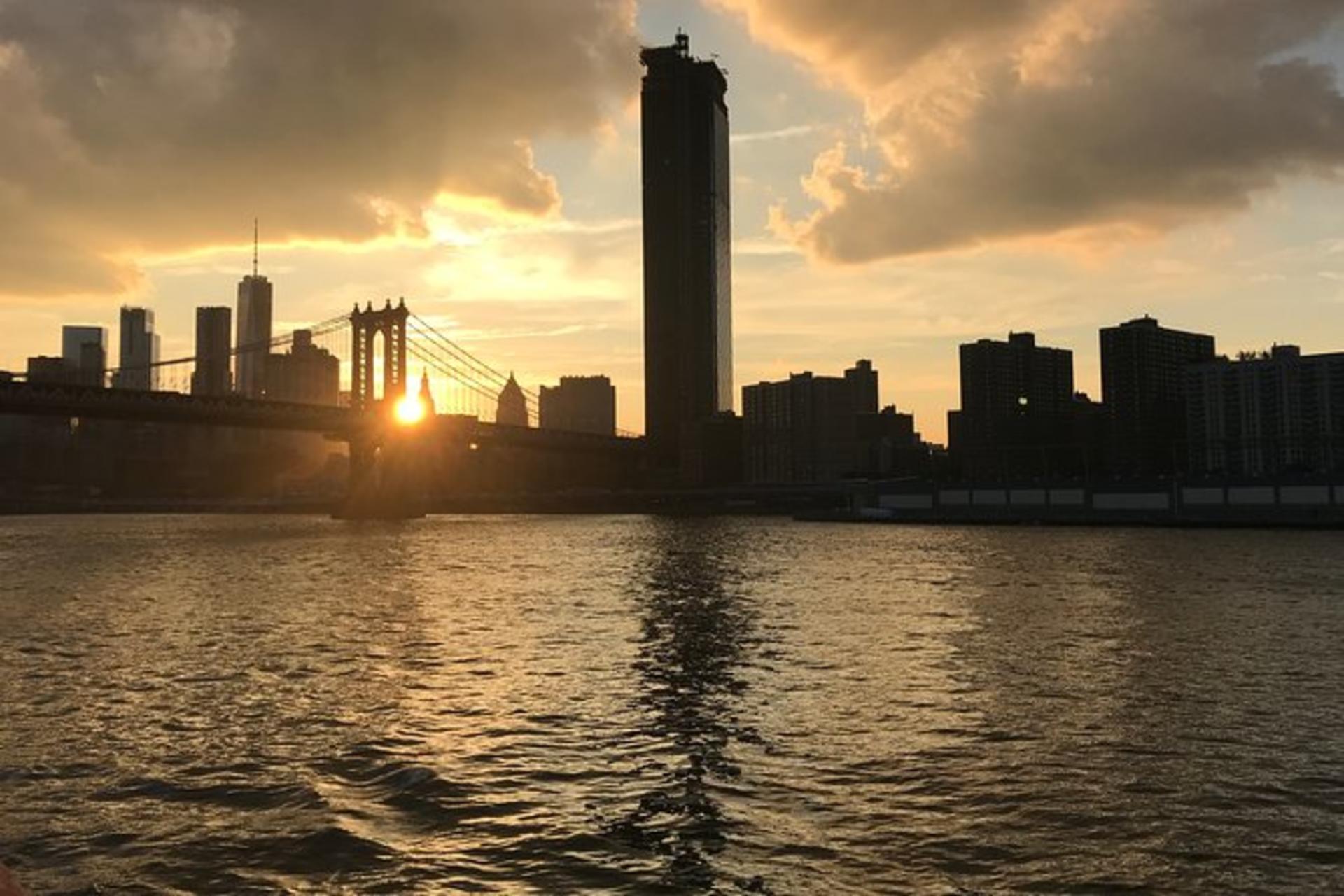 New York Harbor Lights Cruise by Circle Line - Thumbnail 7