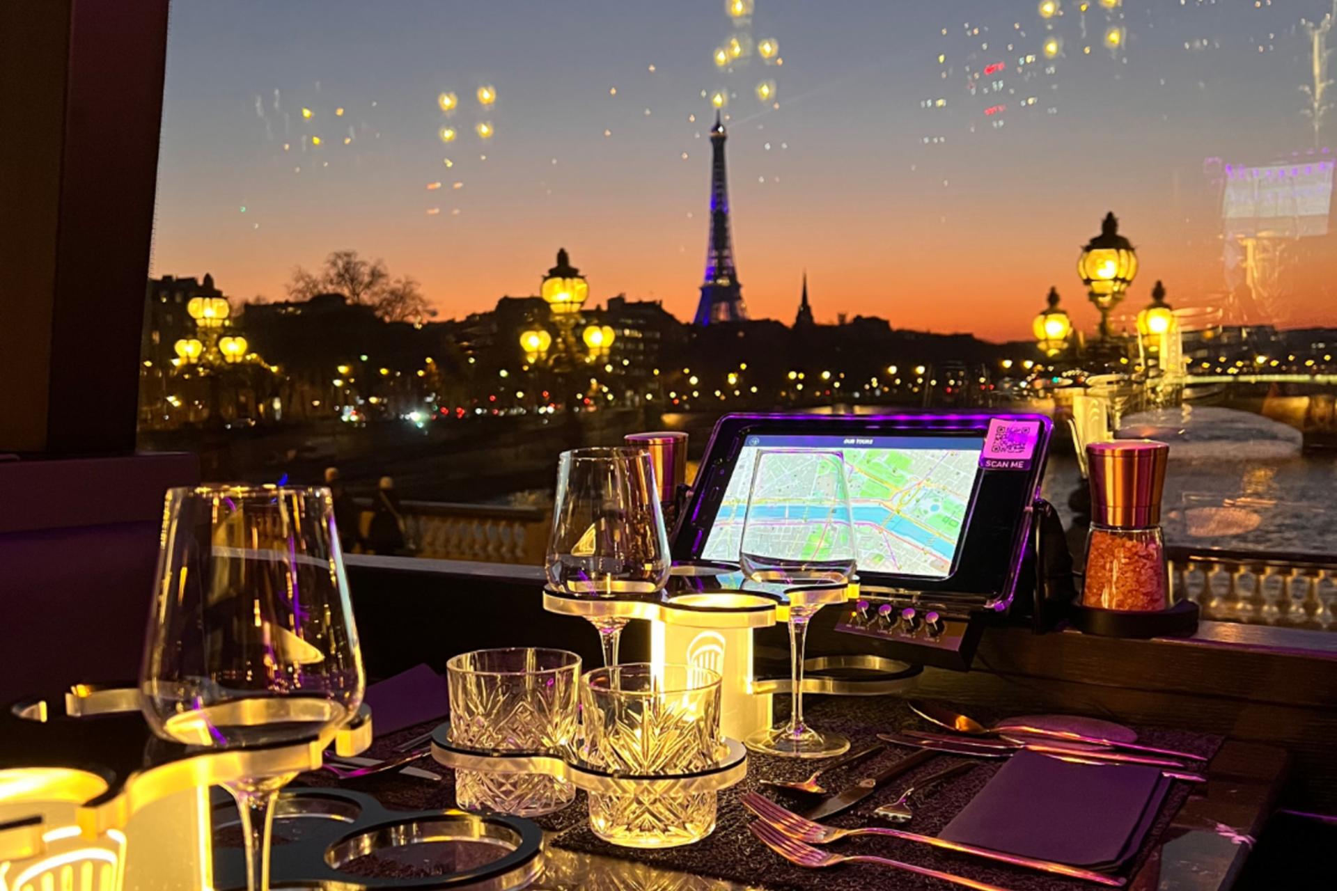 Champs-Elysees Bus Dining and Sightseeing Experience in Paris - Thumbnail 8