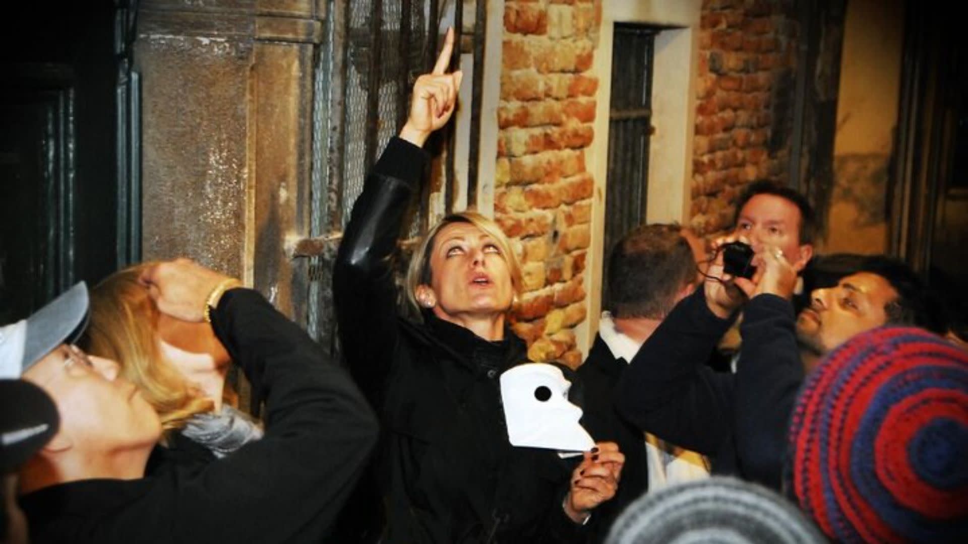 Legends, Anecdotes, and Ghost Stories Walking Tour in Venice - Thumbnail 4