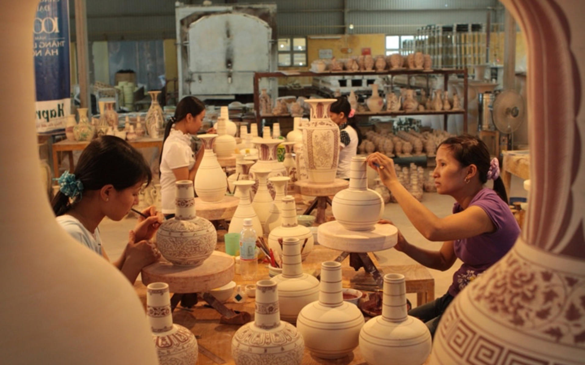 Mosaic Treasures at Bat Trang Pottery Village in Ha Noi  - Thumbnail 7