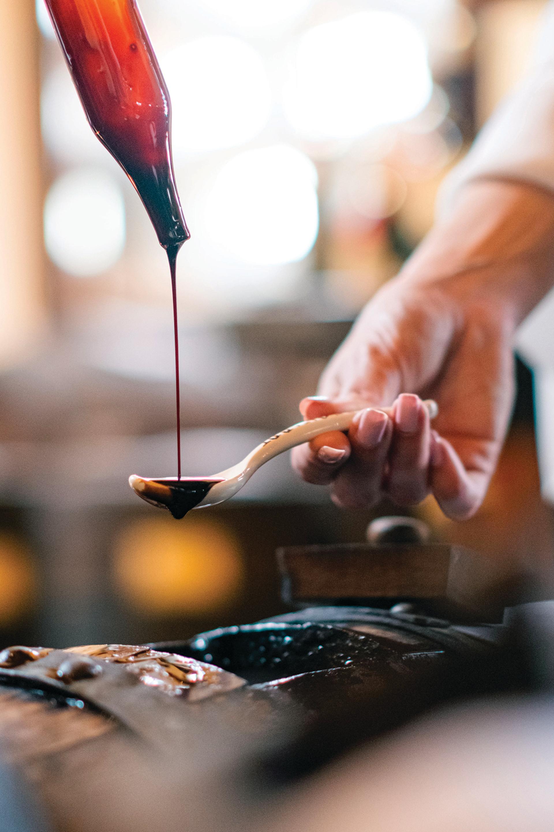 Modena Balsamic Vinegar: A True Taste Experience - Thumbnail 2
