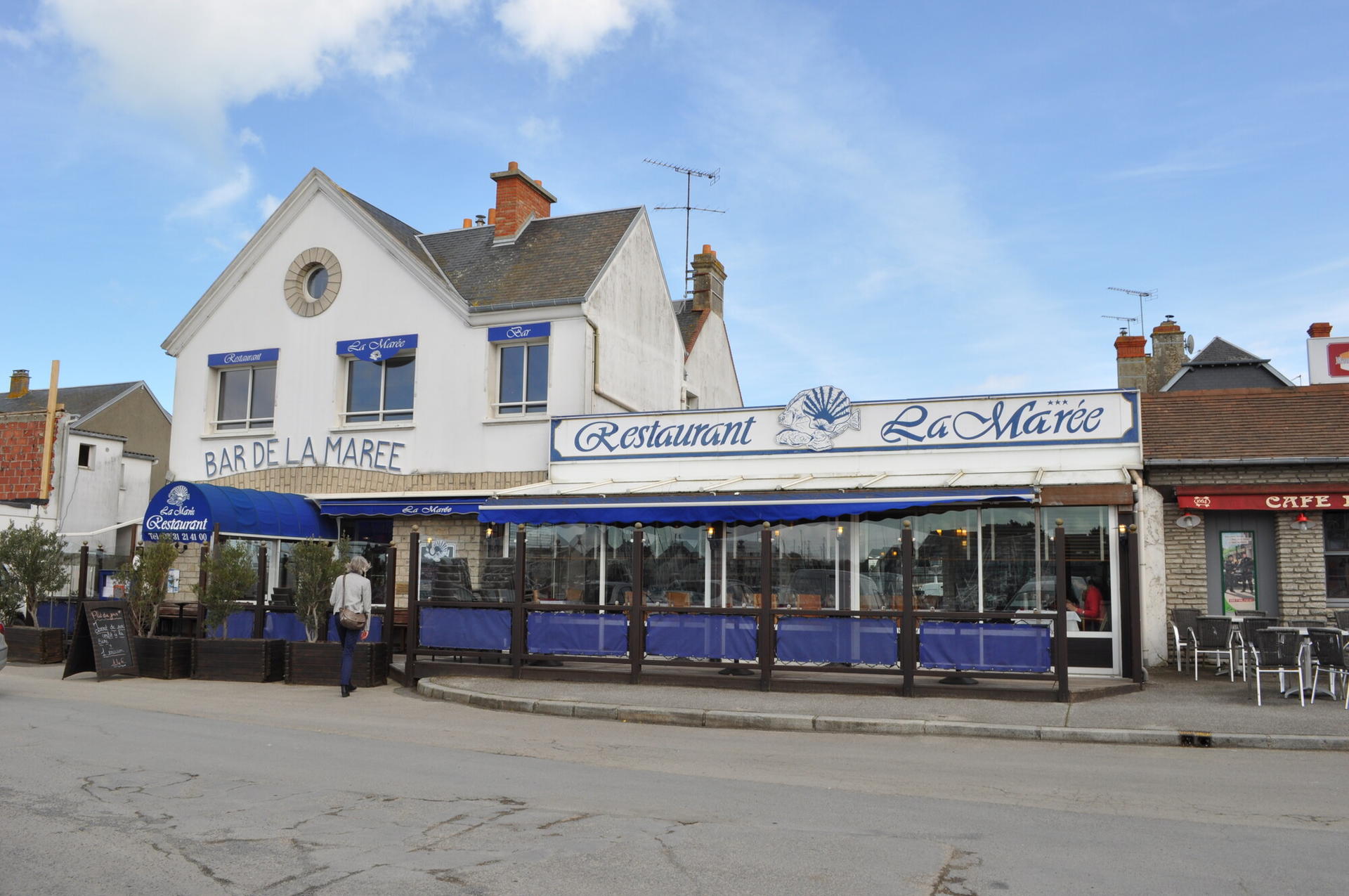 D-Day Beaches of Normandy Day Tour from Paris with Authentic French Lunch - Thumbnail 6
