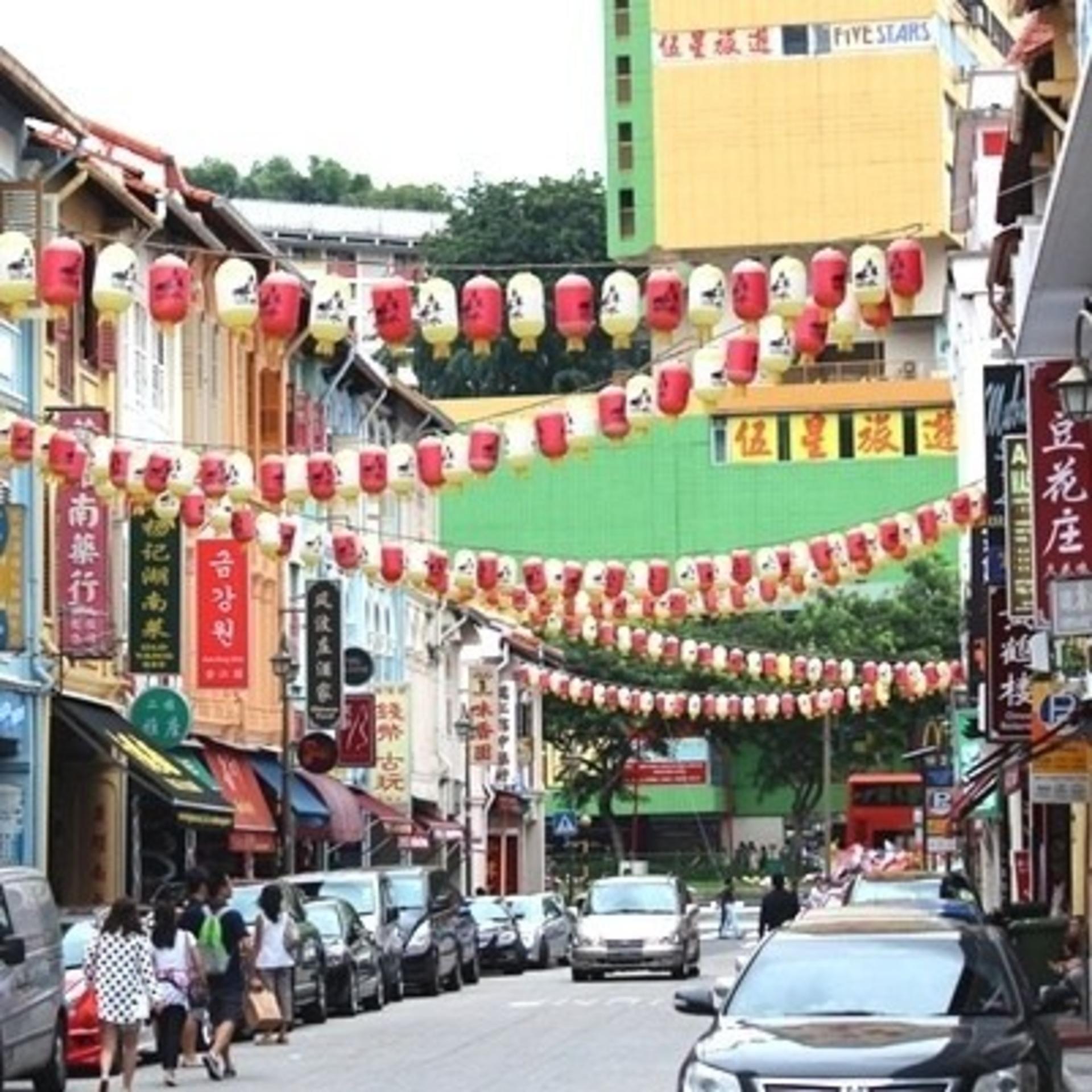 Street Murals and Heritage Tour in Singapore - Thumbnail 3