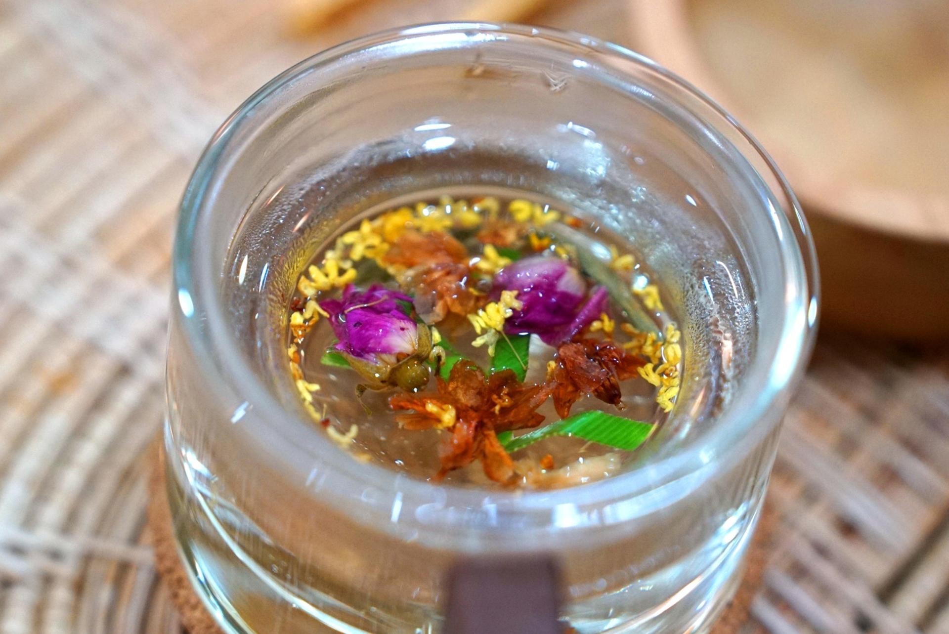 Thai Herbal Tea & Yadom Inhaler Workshop by Mango School in Bangkok - Thumbnail 4