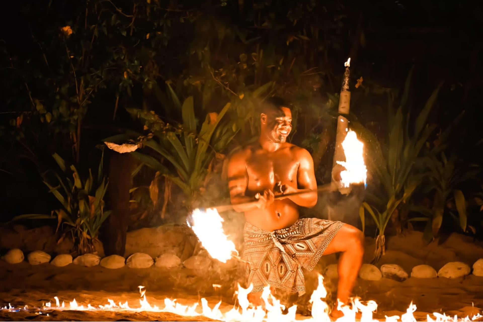 Robinson Crusoe Sunset Cruise Tour with Dinner and Show - Thumbnail 7