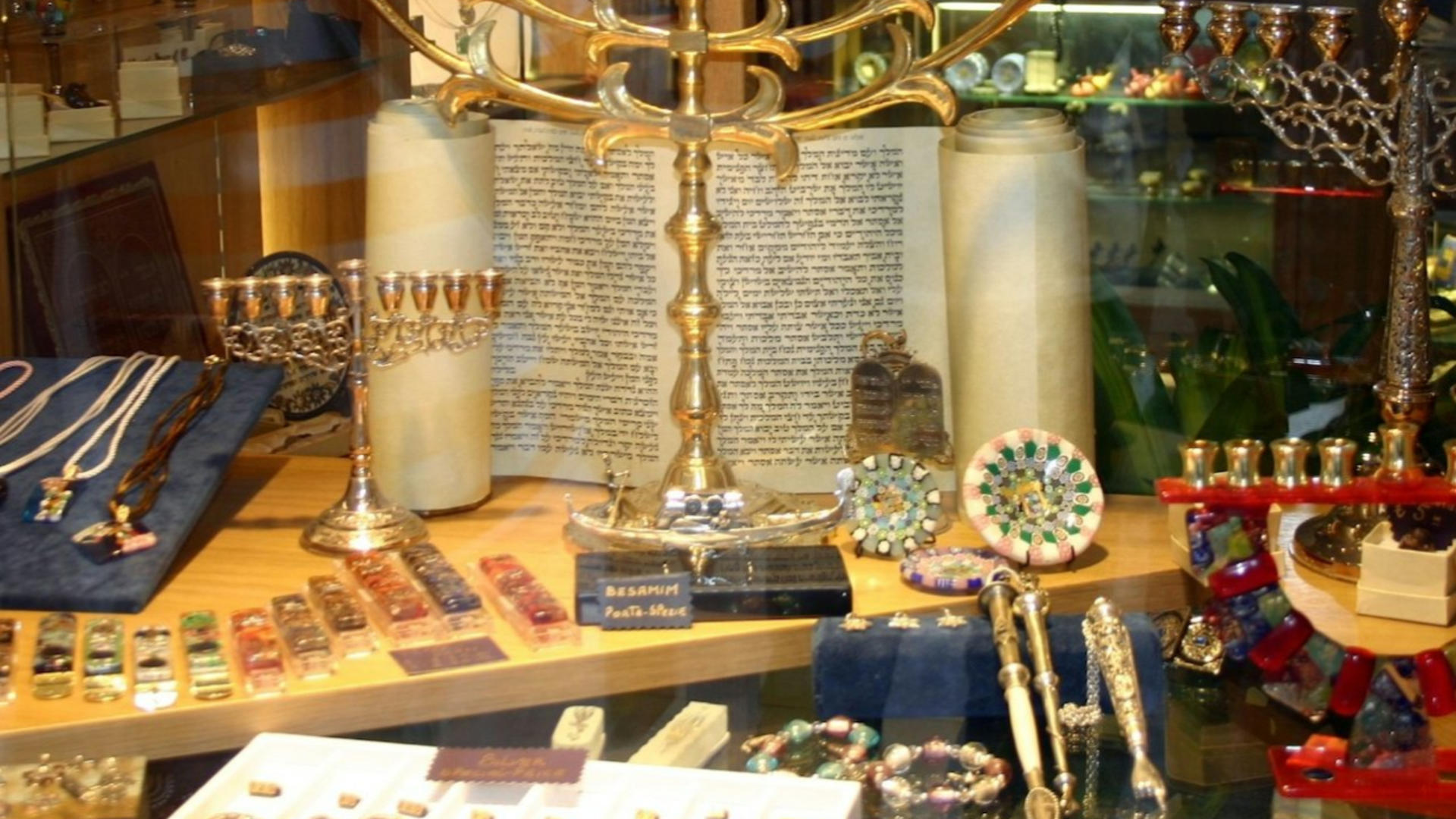 Jewish Quarter Tour with Synagogue Ticket in Venice - Thumbnail 2