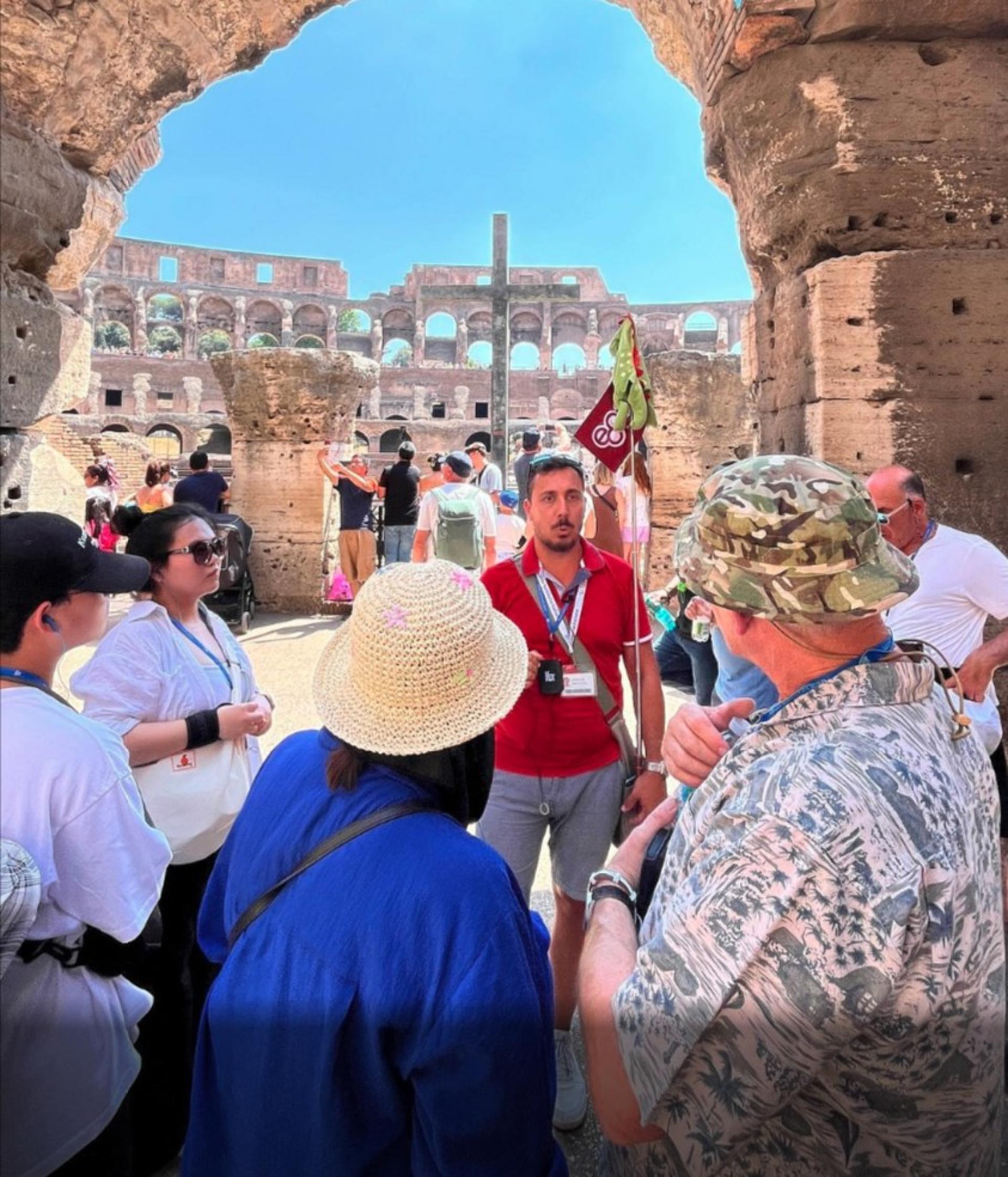 Colosseum, Roman Forum & Palatine Hill Experience with Arena option - Thumbnail 10