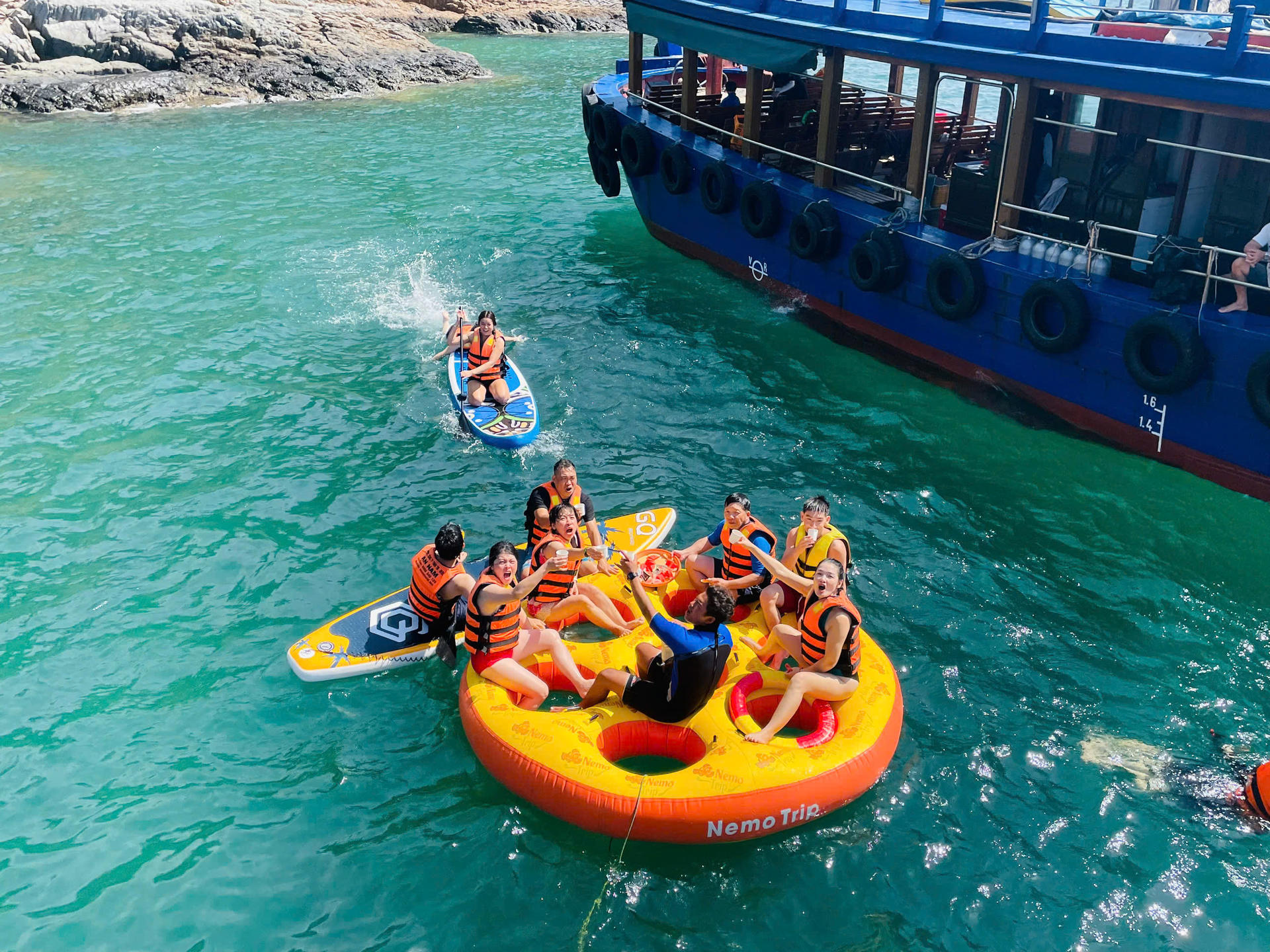 Nha Trang Island hopping tour : Snorkeling & Floating Party - Thumbnail 3