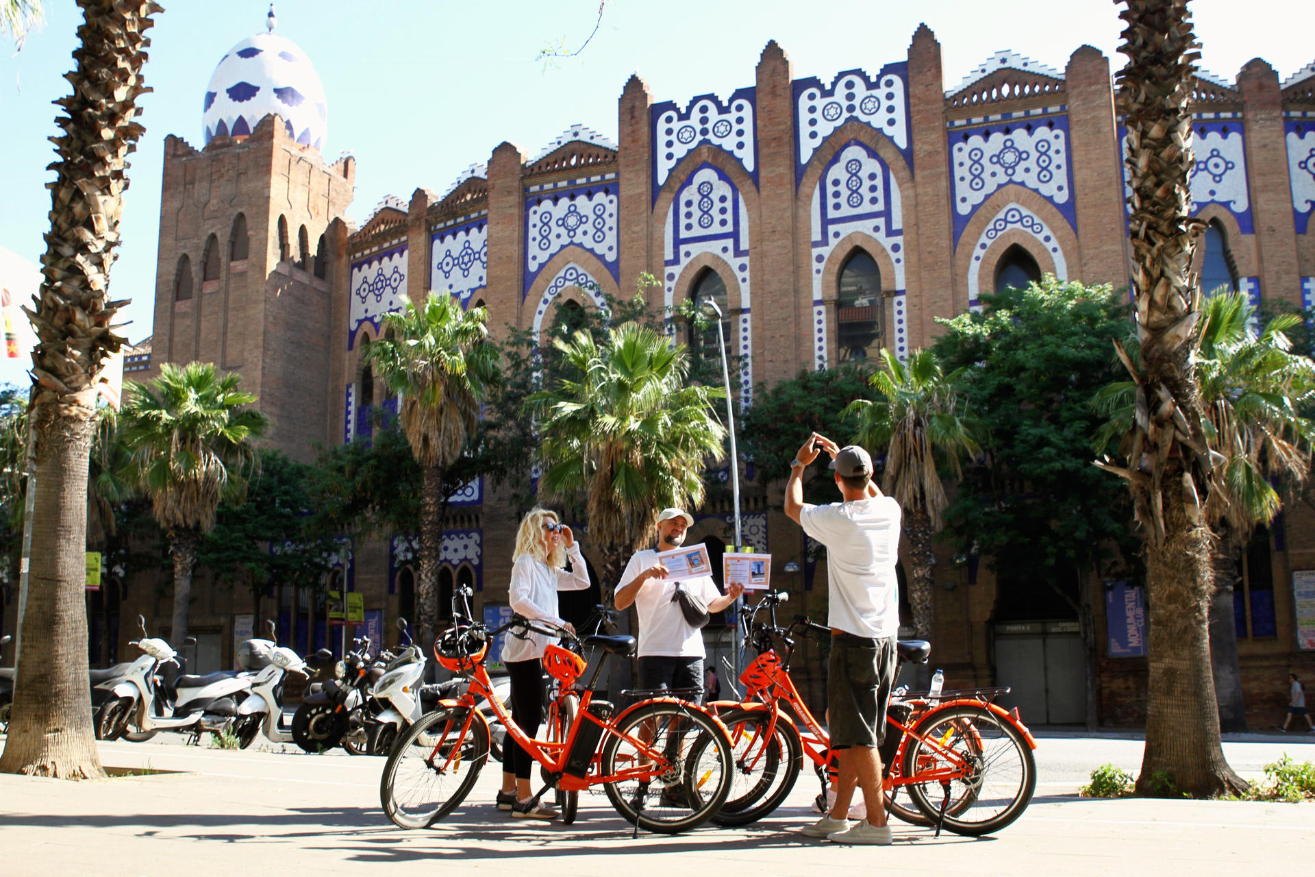 Barcelona Top 20 Bike & E-Bike Tour with Local Guide - Thumbnail 9