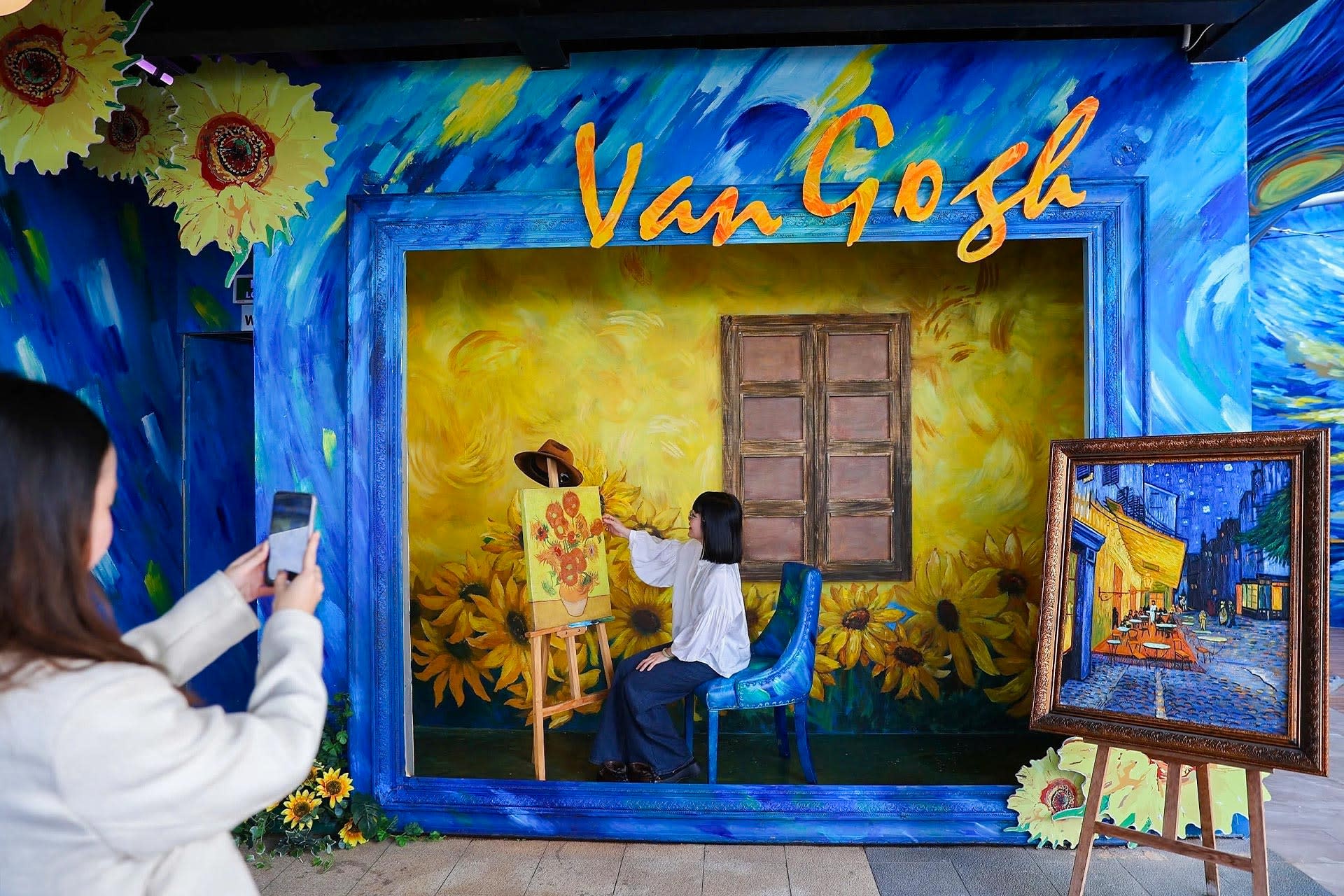 Van Gogh & Impressionist Masters Art Lighting Experience - Thumbnail 10