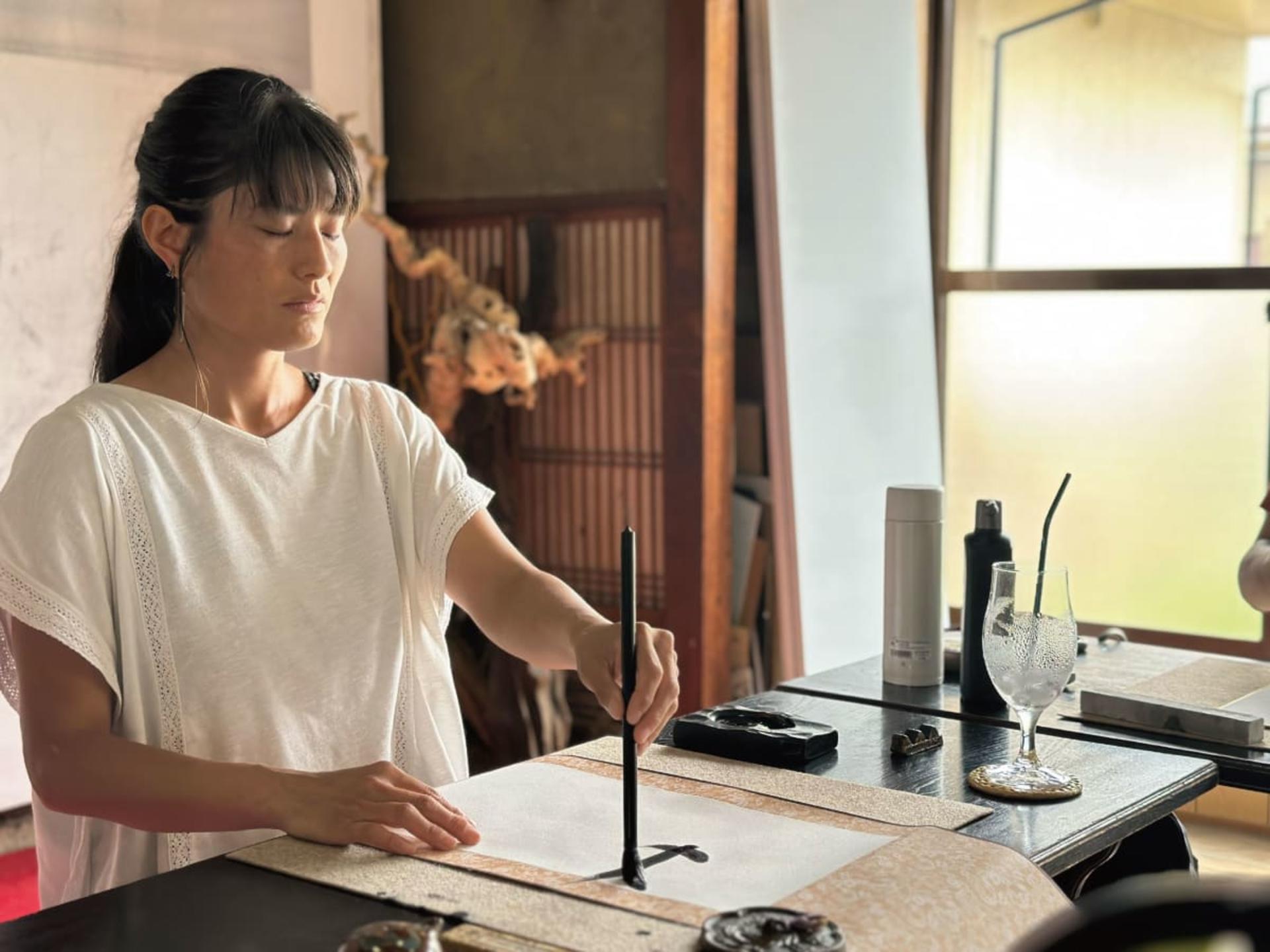 Design Calligraphy Class "ZOU": Custom Design Calligraphy Experience - Thumbnail 6
