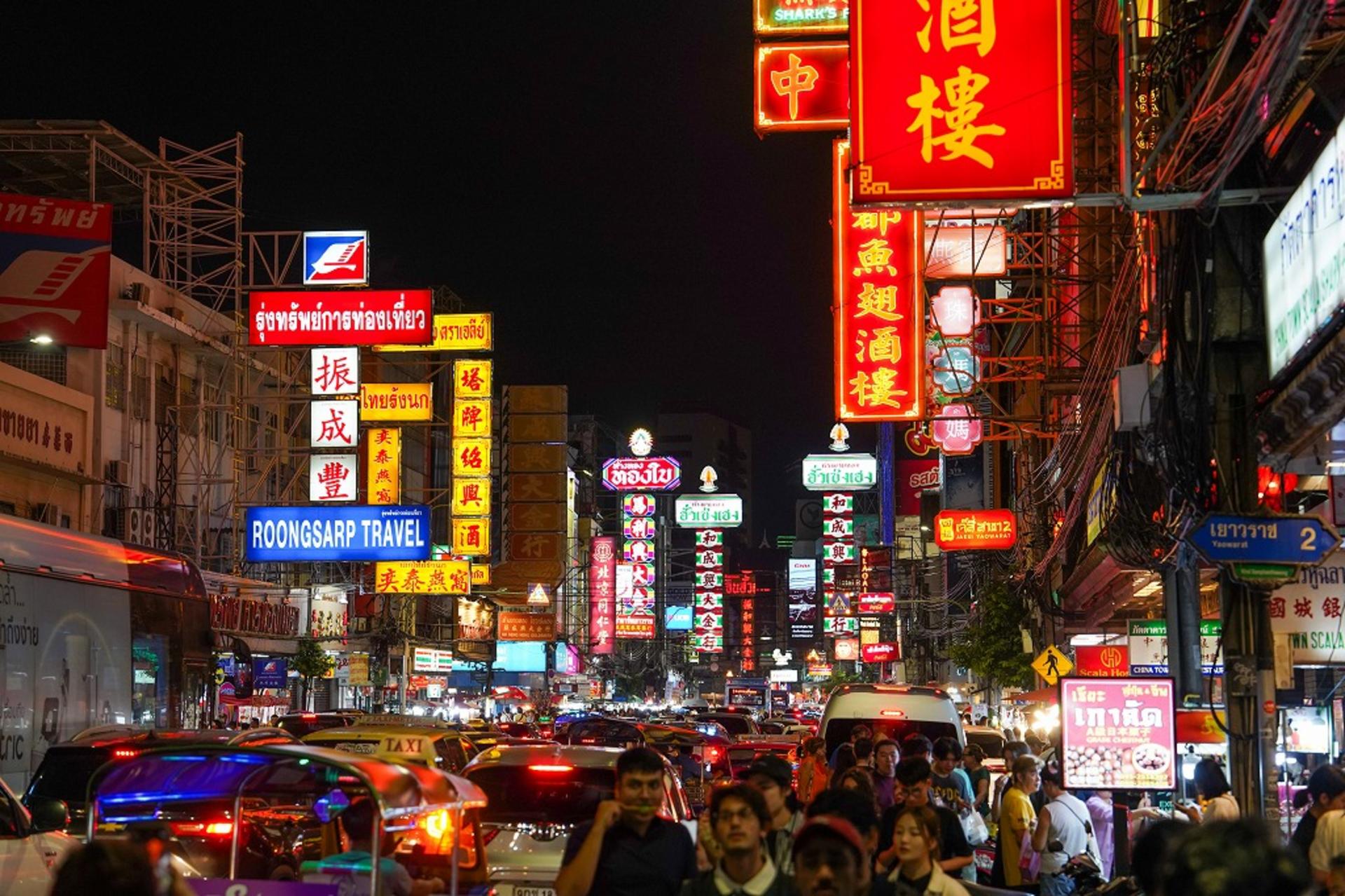 Bangkok Night Michelin Foodie Tour in China Town with 15+ Tastings - Thumbnail 2