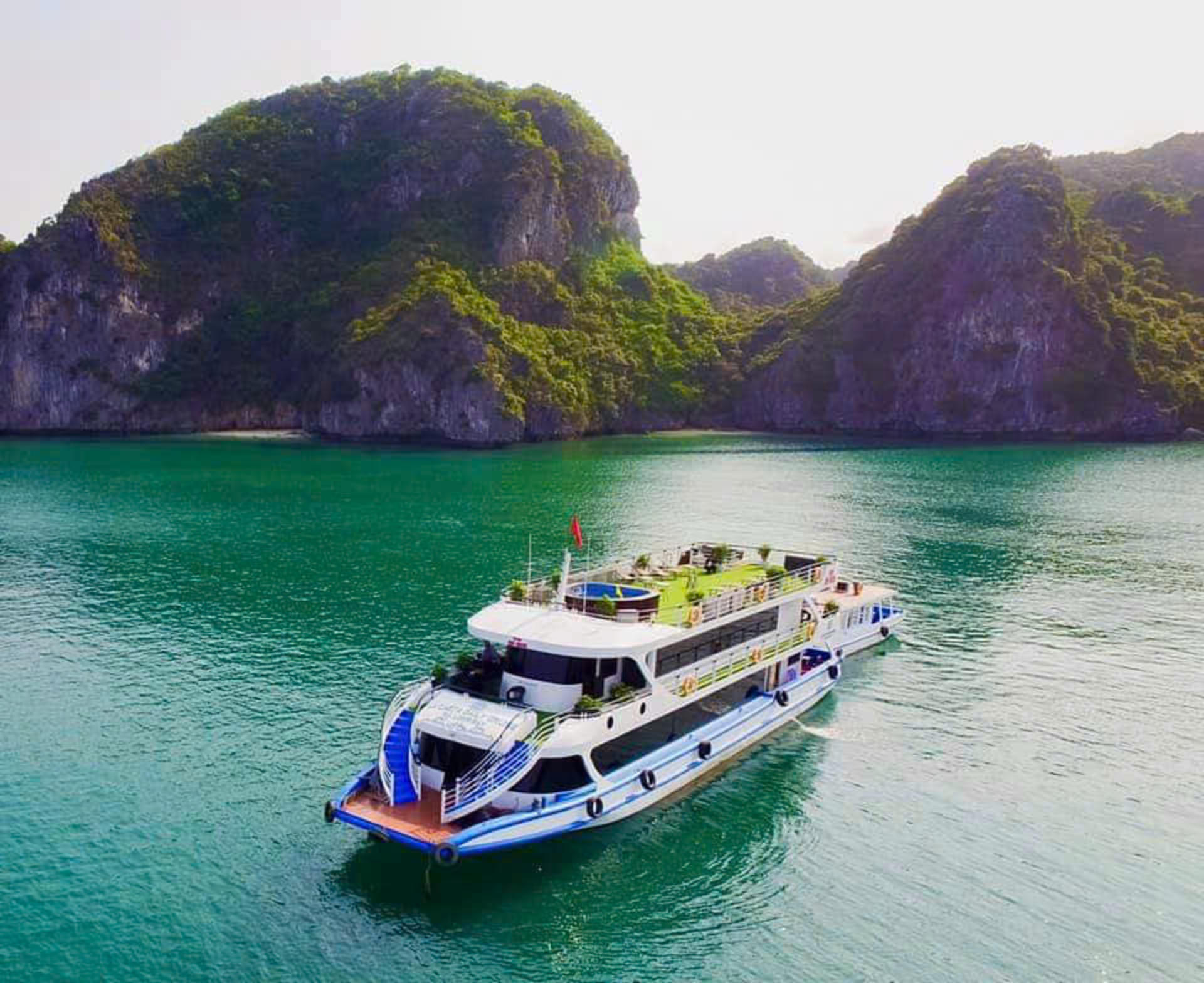 Sunlight Crystal Day Cruise: Ha Long Bay, Sung Sot, Ti Top - Thumbnail 25