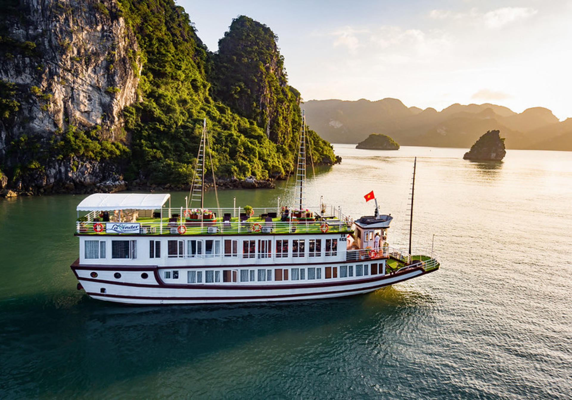 Lavender Elegance 2D1N Cruise: Ha Long Bay with Sung Sot & Ti Top - Thumbnail 8