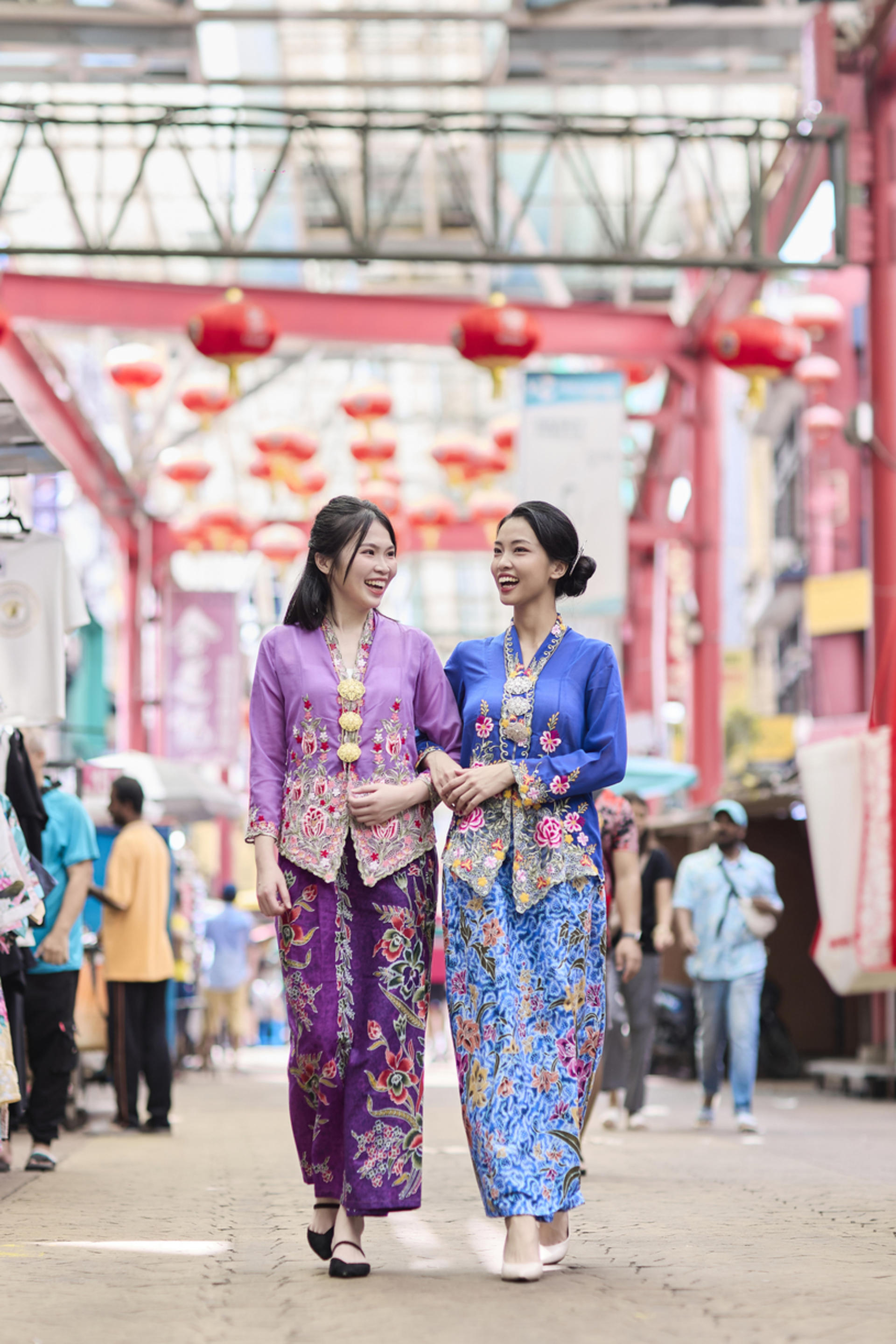 Kebaya and Batik Shirt Costume Rental Experience in Kuala Lumpur  - Thumbnail 10