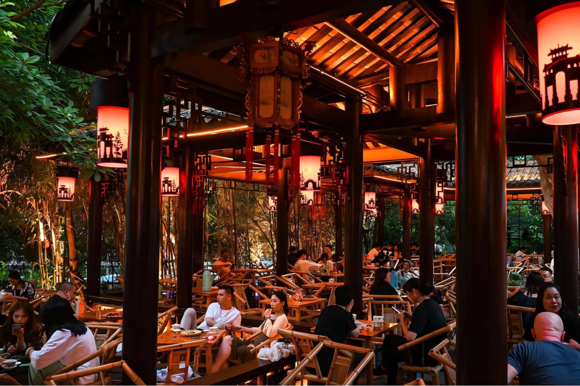 One-Day Tour to Chengdu Research Base of Giant Panda Breeding and Kuanzhai Alley - Thumbnail 3