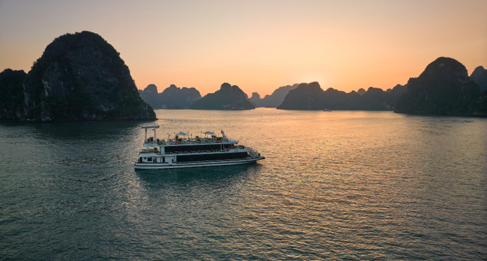 Iris Day Cruise: Ha Long Bay, Sung Sot, Ti Top - Thumbnail 26