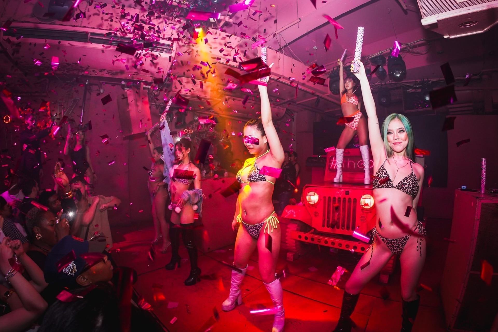 Osaka: Iconic All-Pink Club Entry (with optional VIP Upgrade) - Thumbnail 16