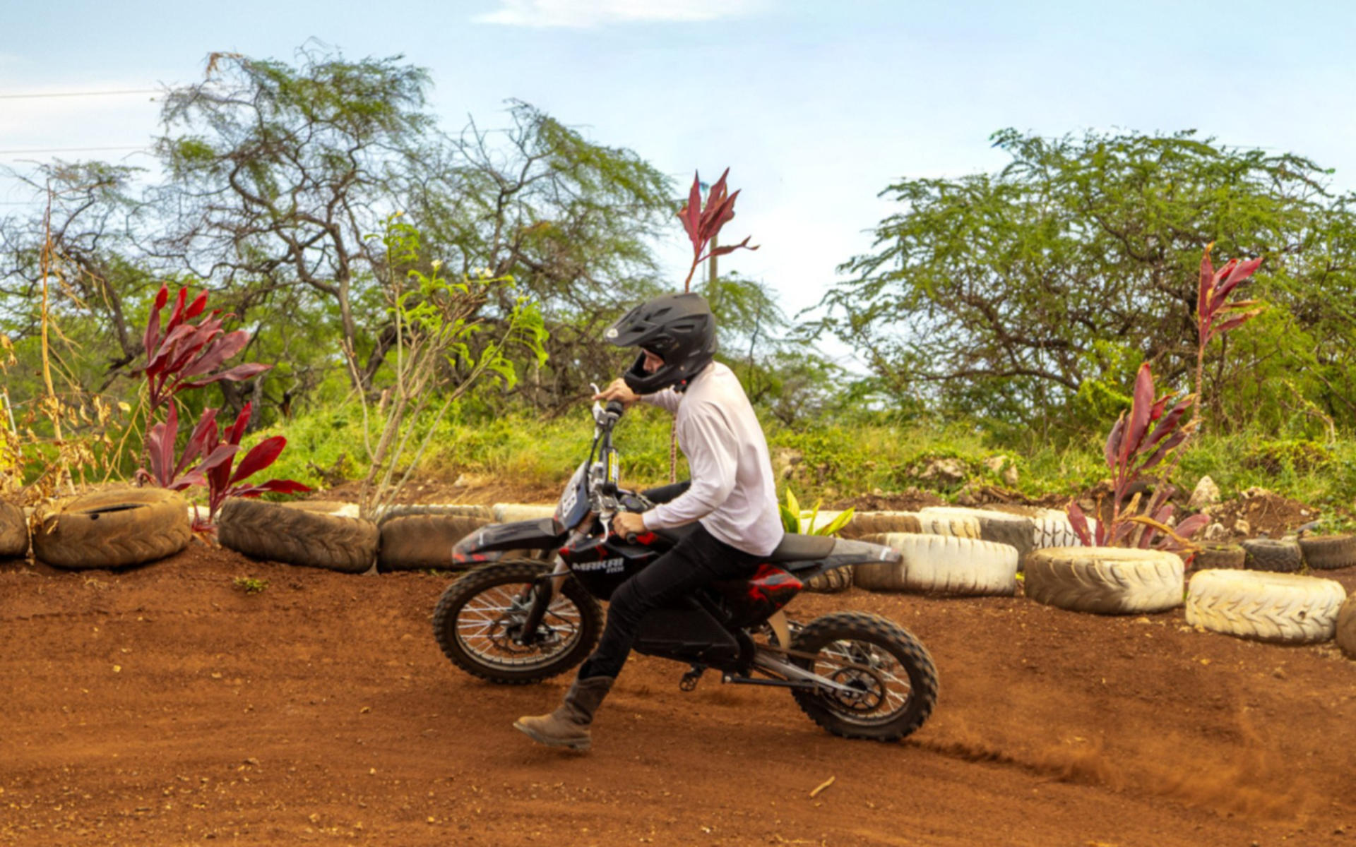 Dirt Bike Experience in Oahu - Thumbnail 5