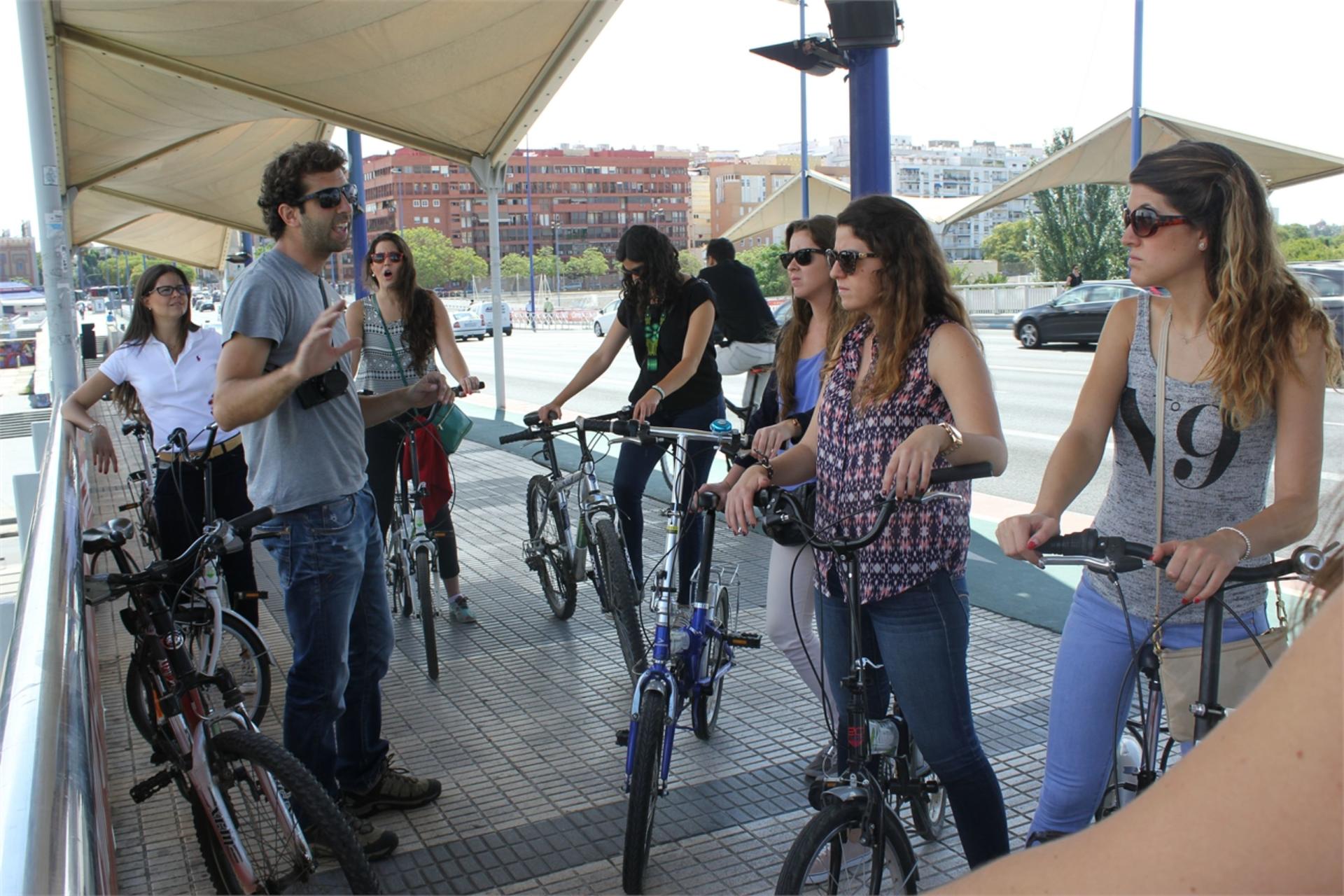 Seville City and Monuments Bike Tour - Thumbnail 8