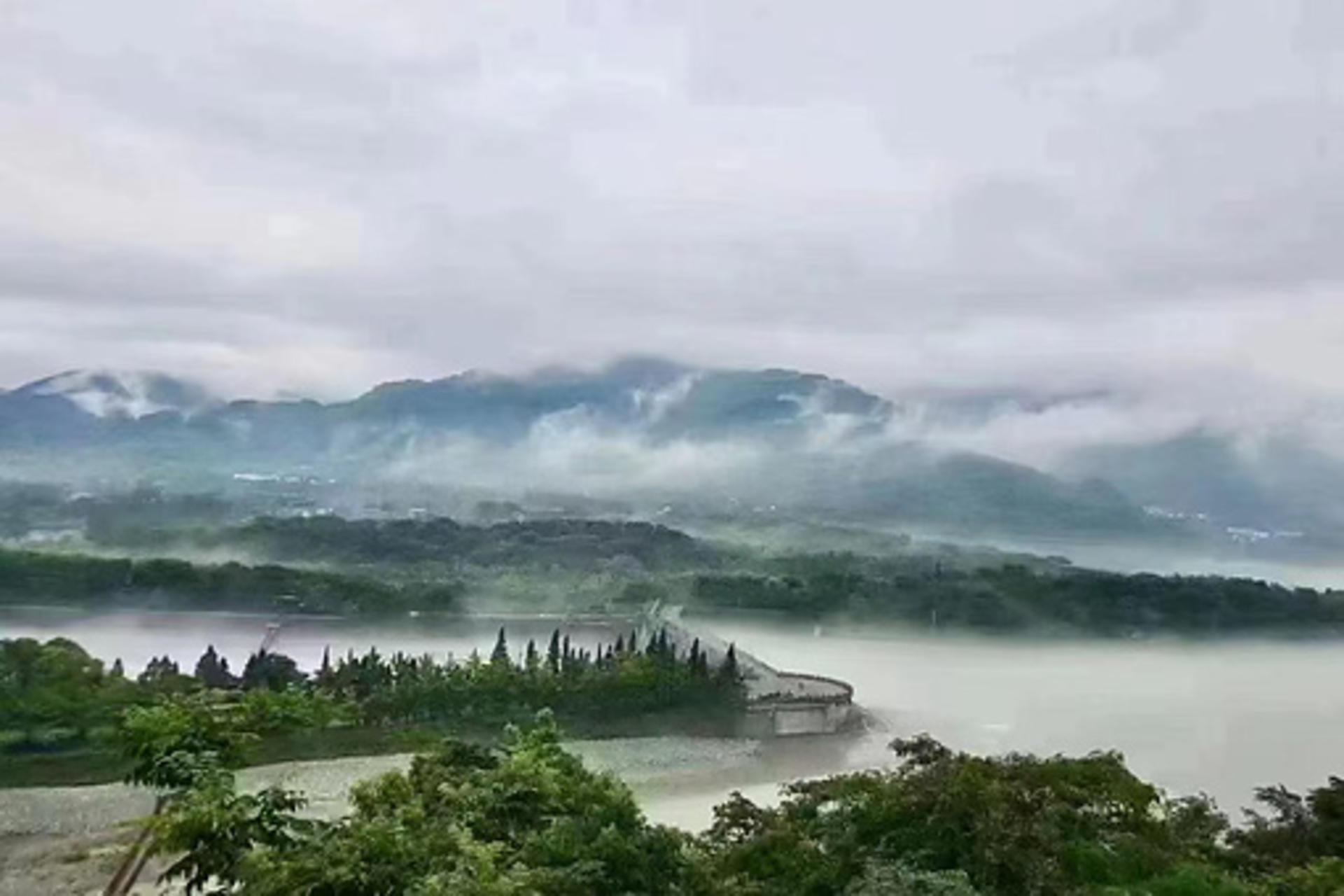 Chengdu Research Base of Giant Panda Breeding + Dujiangyan Day Tour | Small group of 2-7 people | Optional English-speaking guide + Learn authentic Sichuan cuisine + Taste local snacks - Thumbnail 4