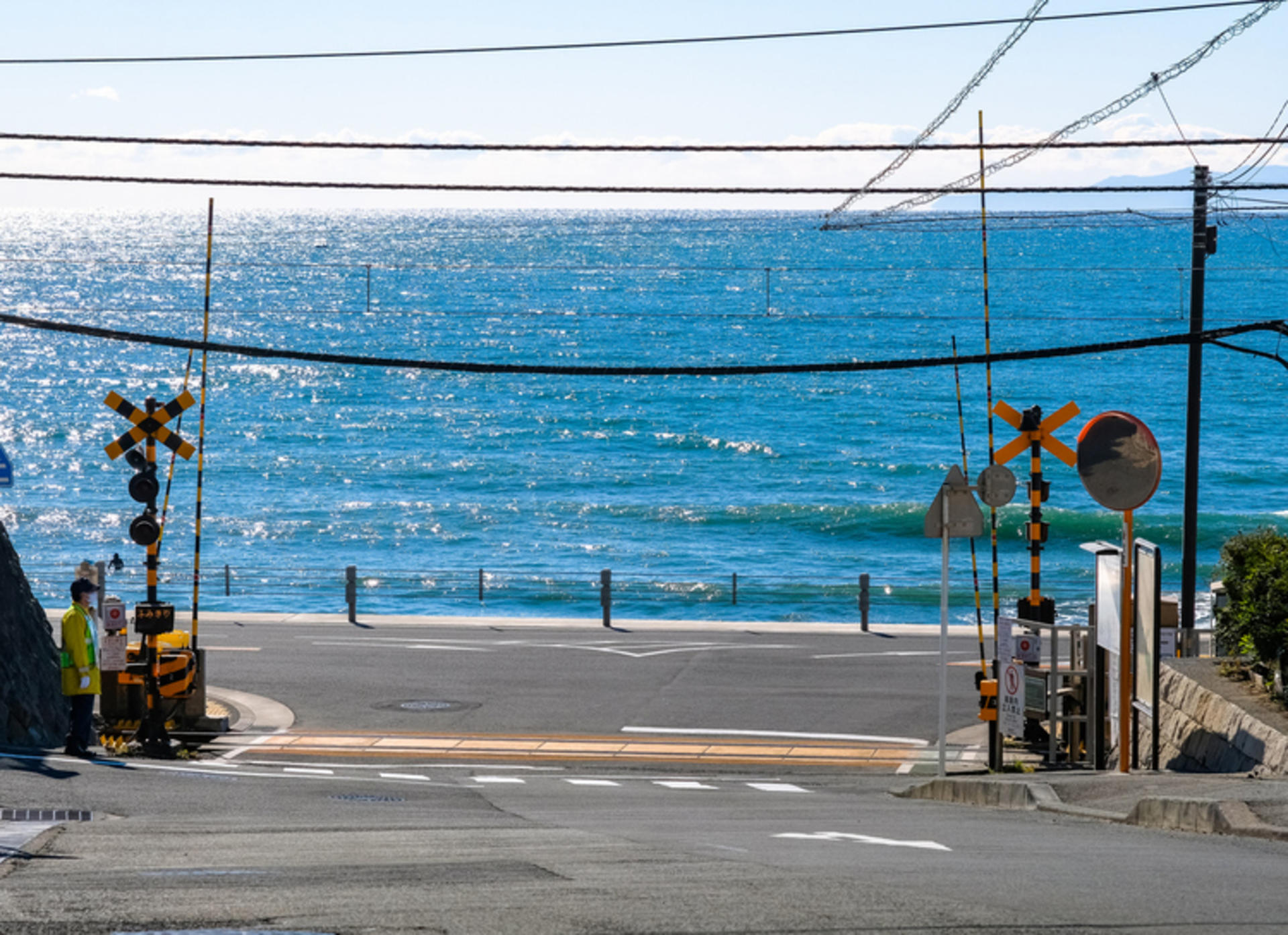 Kamakura Great Buddha & Tsurugaoka Hachimangu Shrine & Enoshima & Kamakura High School One Day Tour | Depart from Tokyo - Image 1