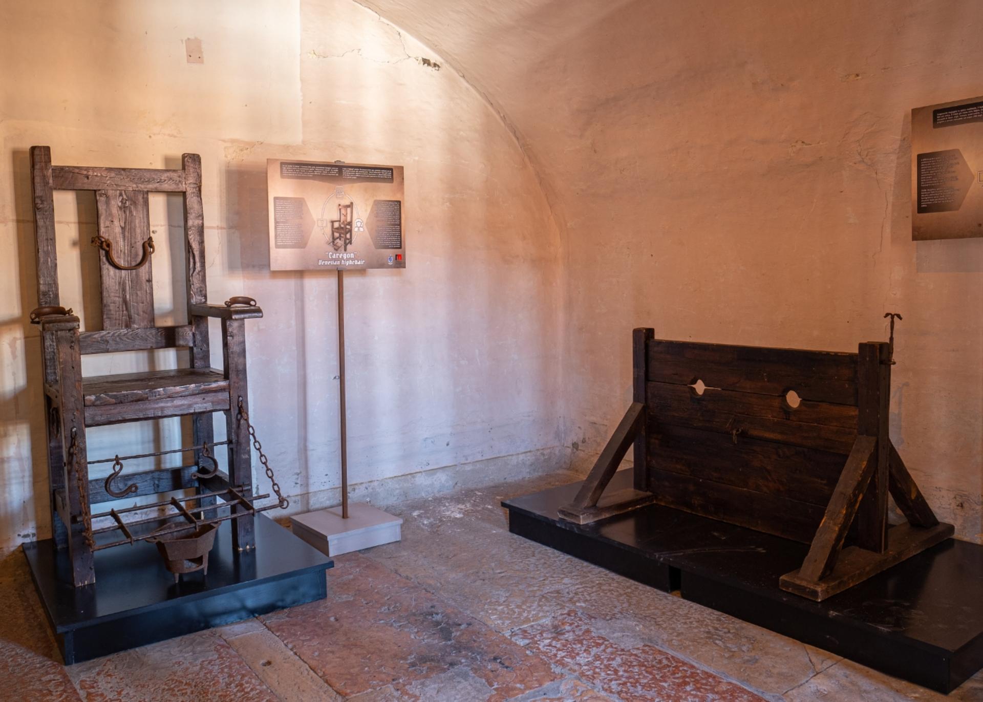 Venice Lords of the Night Prisons Palace Cells & Torture Tools Tour - Thumbnail 9