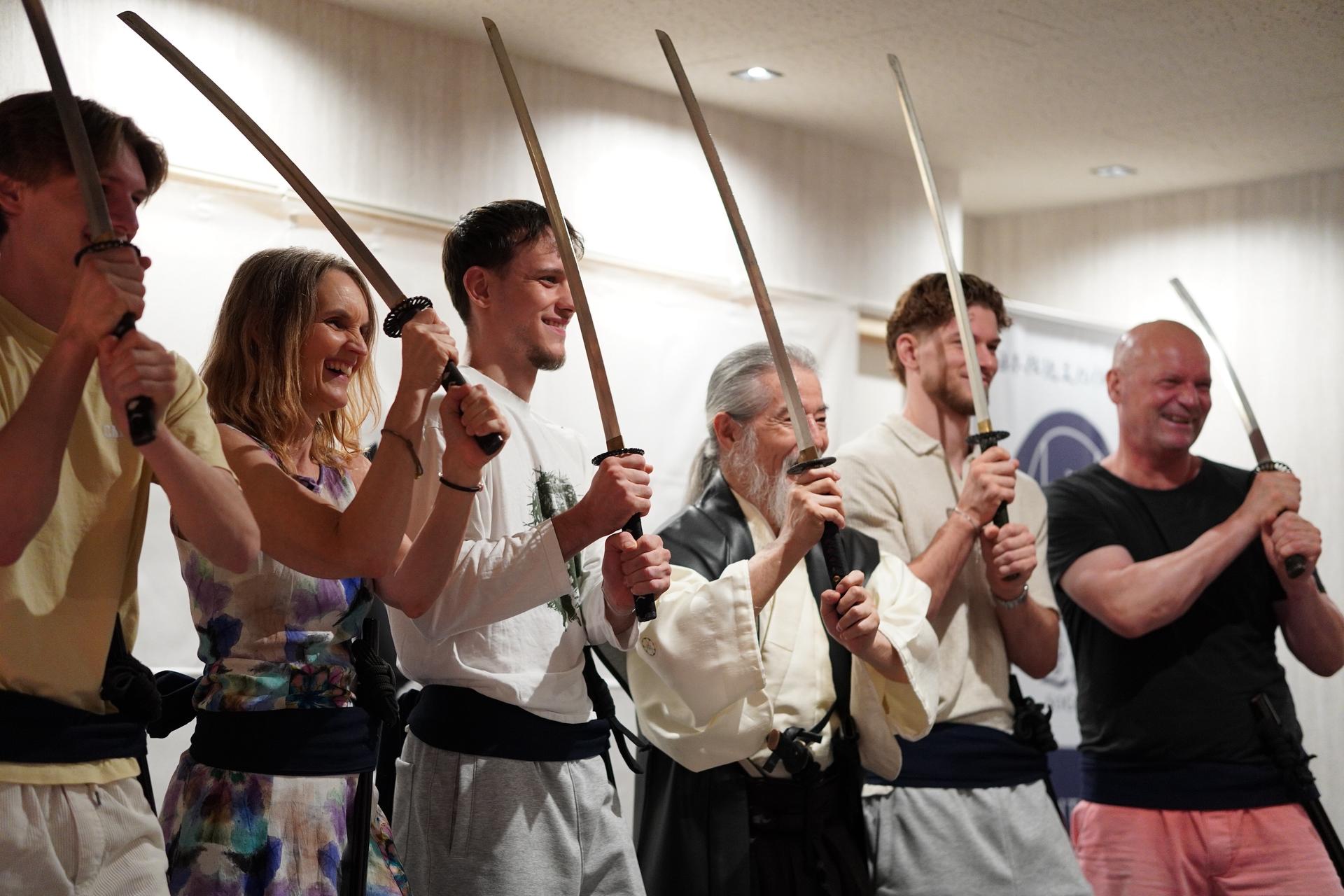 Kyoto: Samurai Sword Workshop with Master Lee Murayama - Thumbnail 20