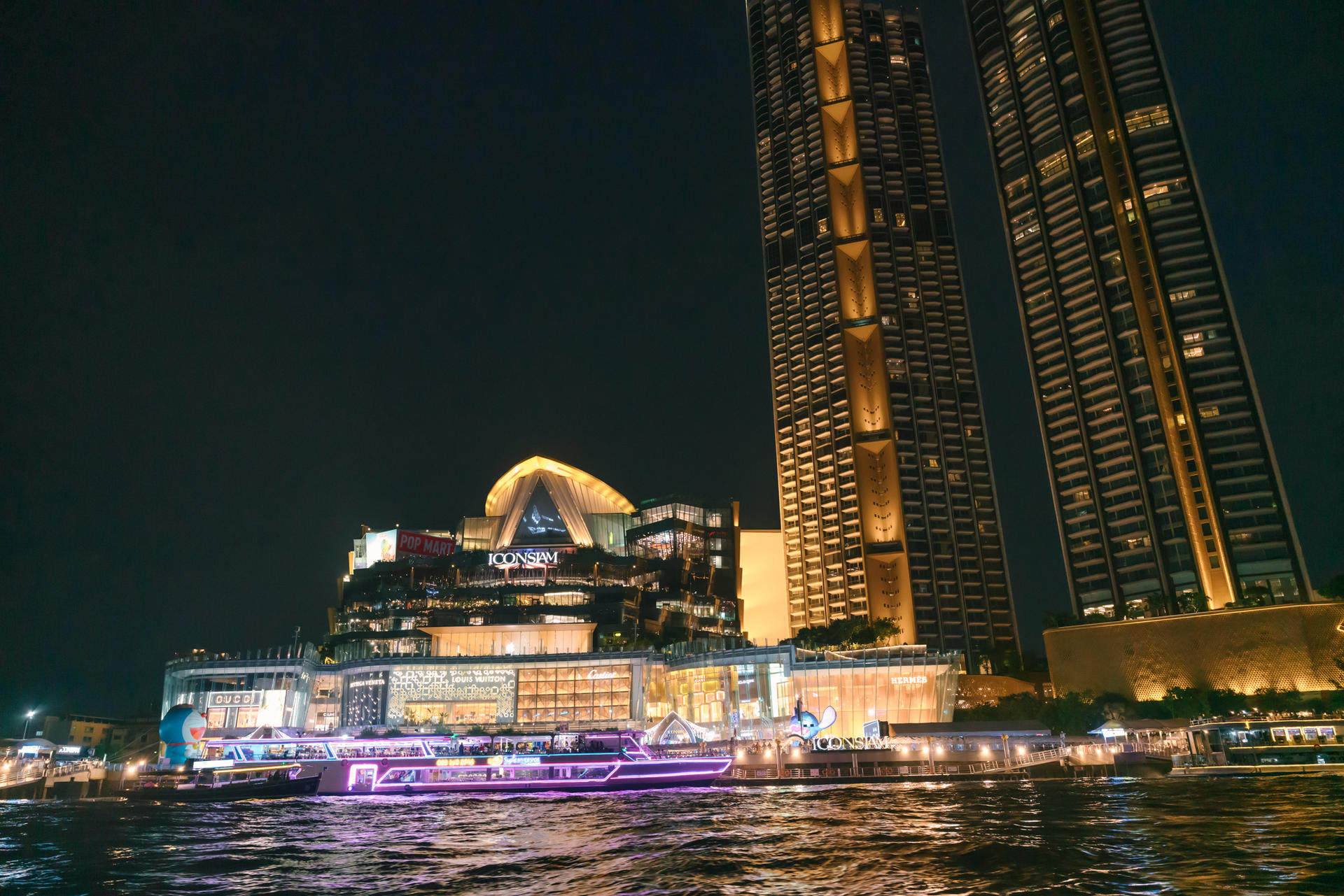  Chao Phraya River Night Cruise by Longtail Boat in Bangkok - Thumbnail 8