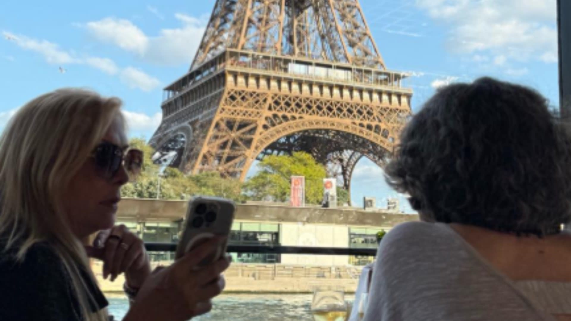 Seine River Cruise with Parisian Lunch or Dinner - Thumbnail 3