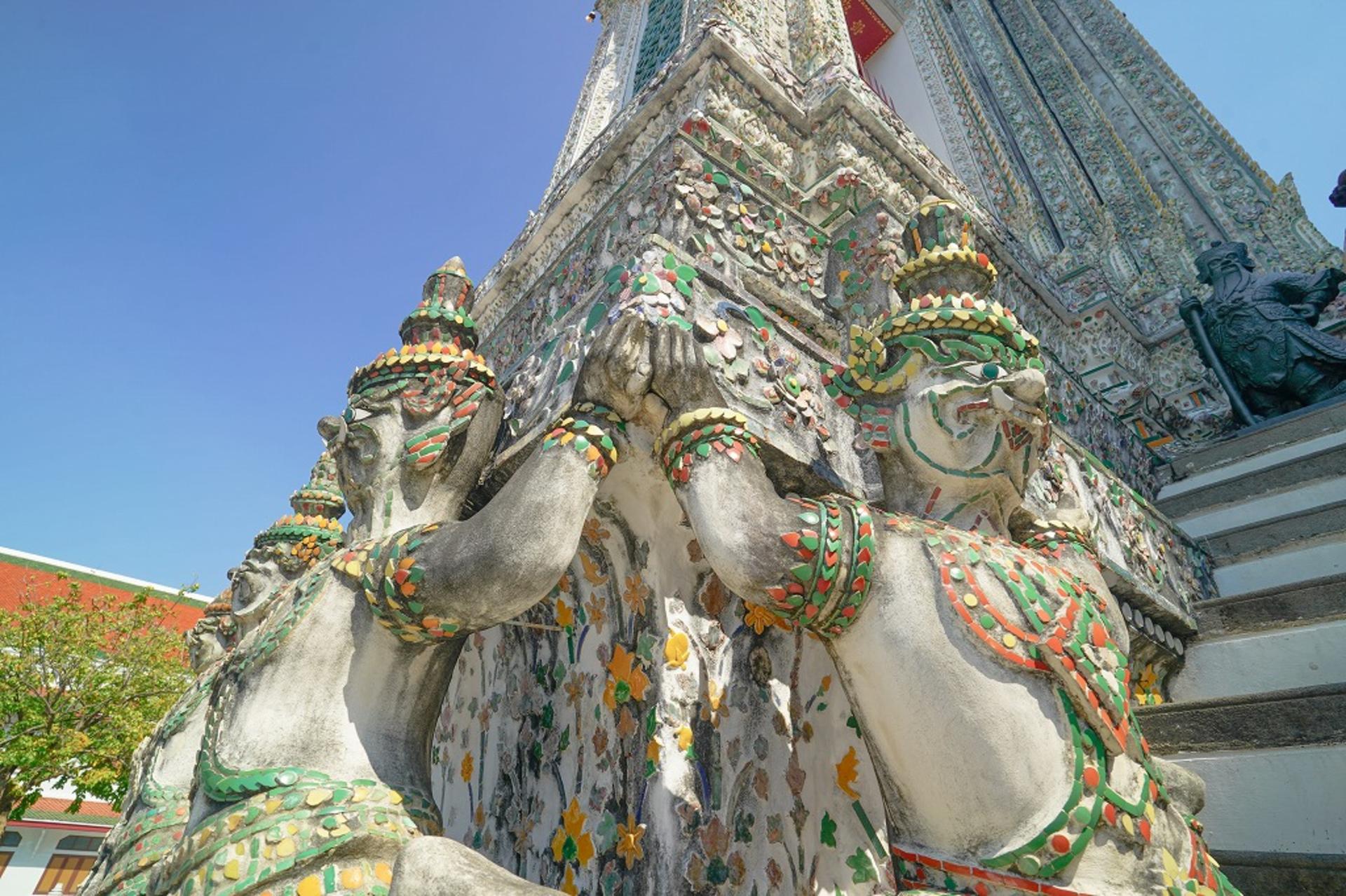 Wat Pho, Wat Arun & Flower Market Guided Walking Tour in Bangkok - Thumbnail 49
