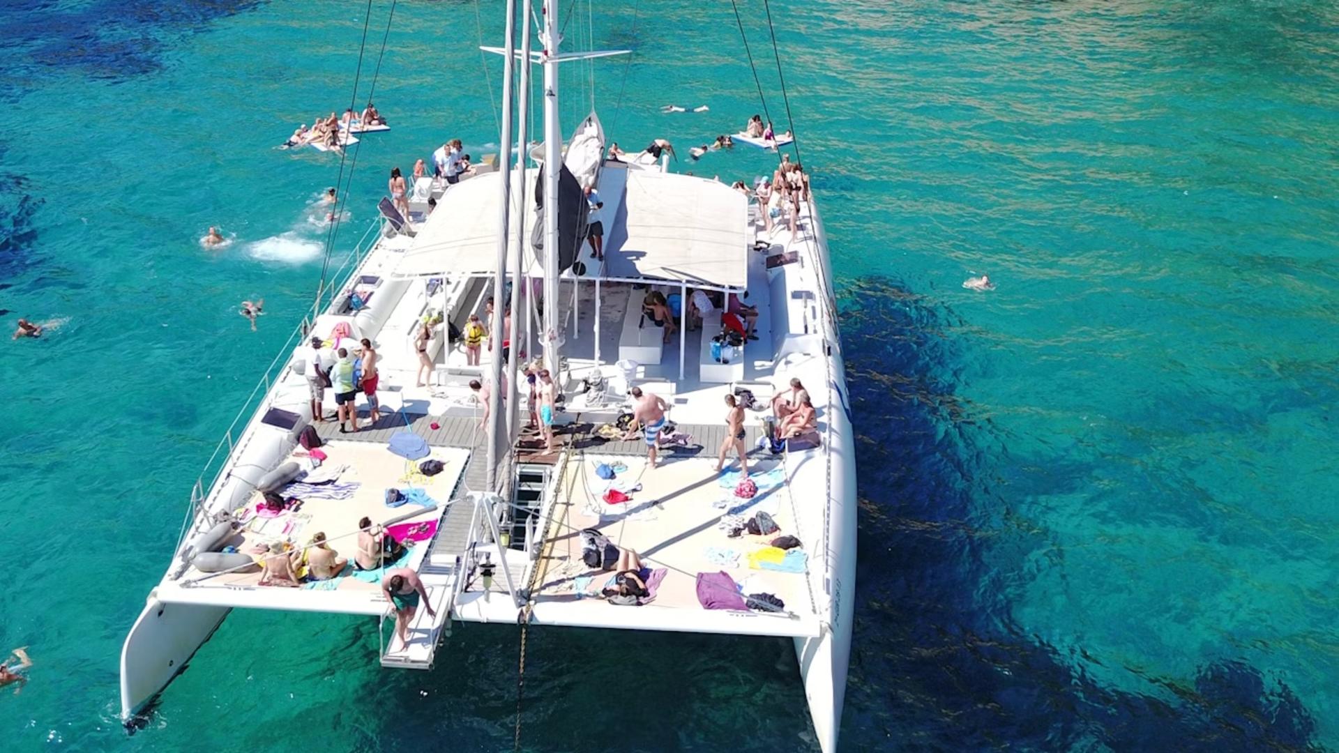 Catamaran tour from Fenals with barbecue in Costa Brava - Thumbnail 6