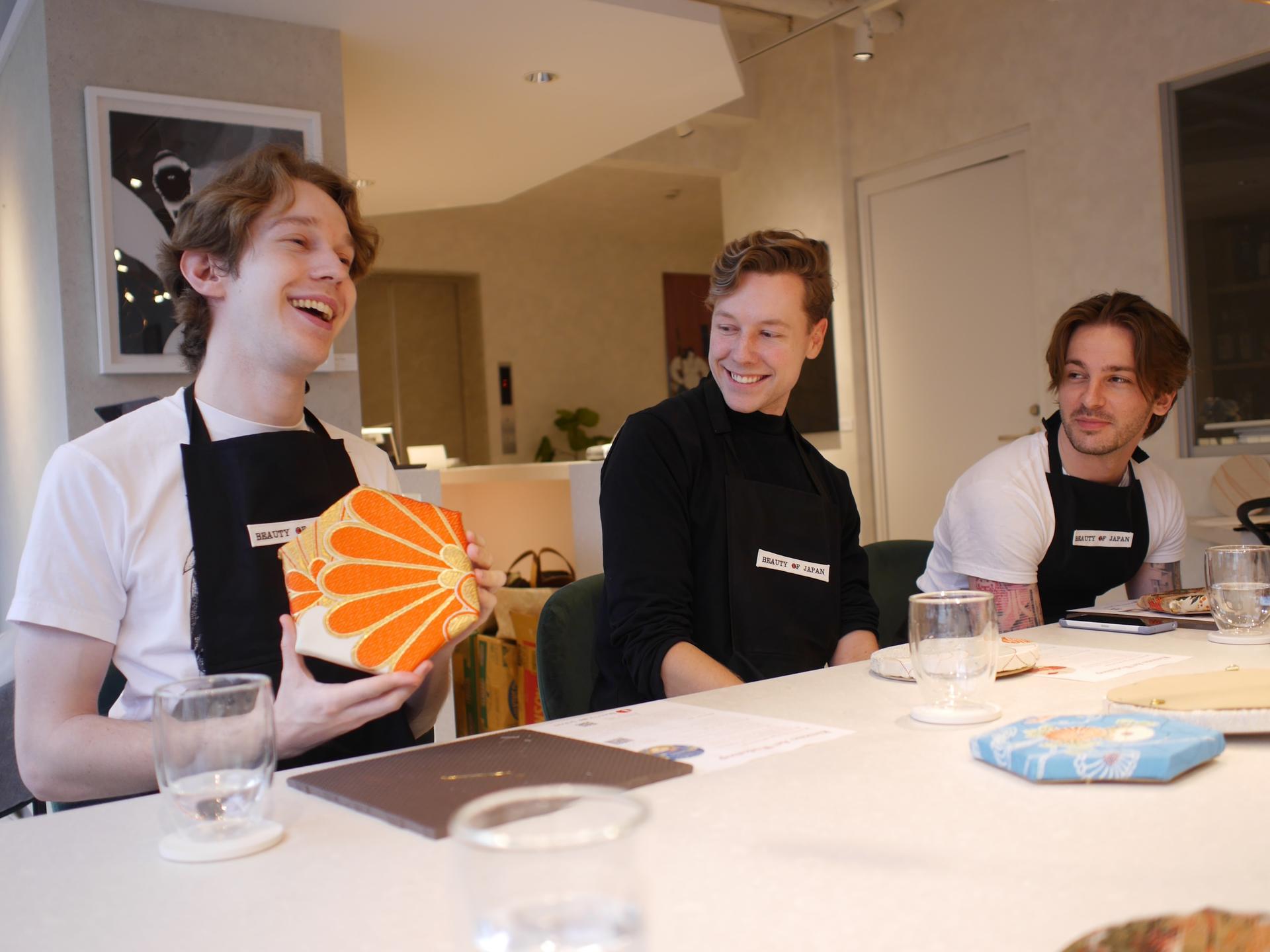 Kimono Art Workshop in Tokyo - Image 1