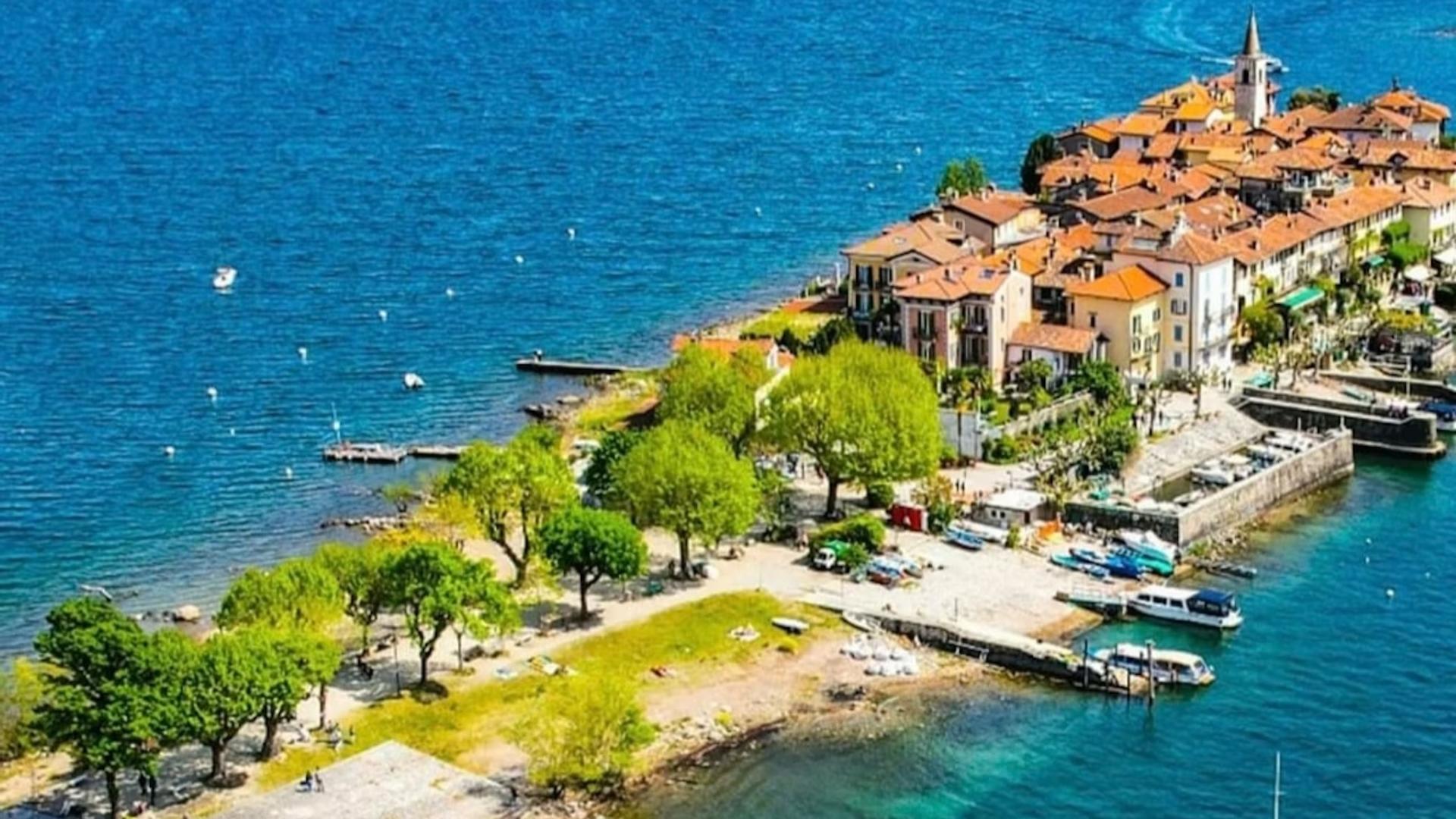 Lake Maggiore and Borromean Islands Hop-on Hop-off boat tour - Thumbnail 4