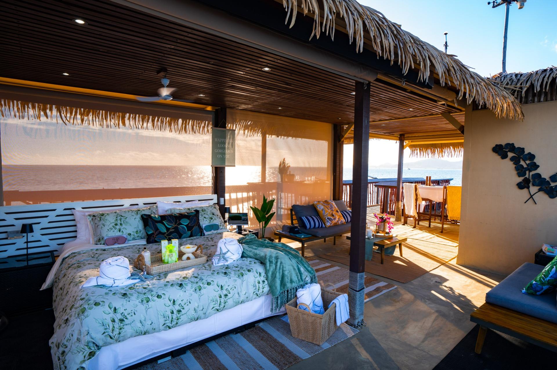 Seventh Heaven Fiji Experience on a Floating Platform - Thumbnail 11