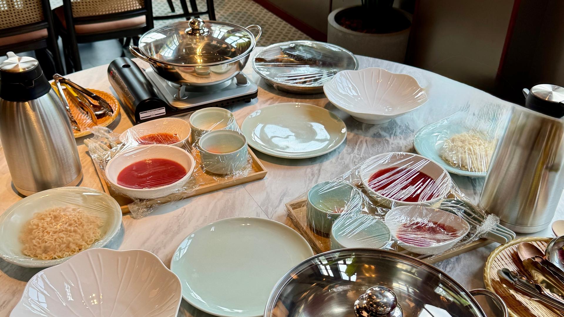 Red House Seafood Chilli Crab Workshop in Singapore  - Thumbnail 4