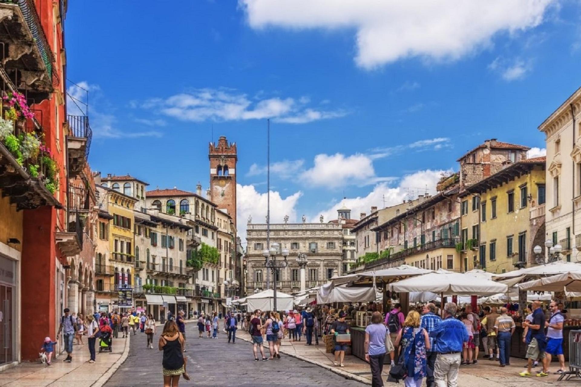 Verona and Sirmione One-Day Tour from Bergamo - Image 1
